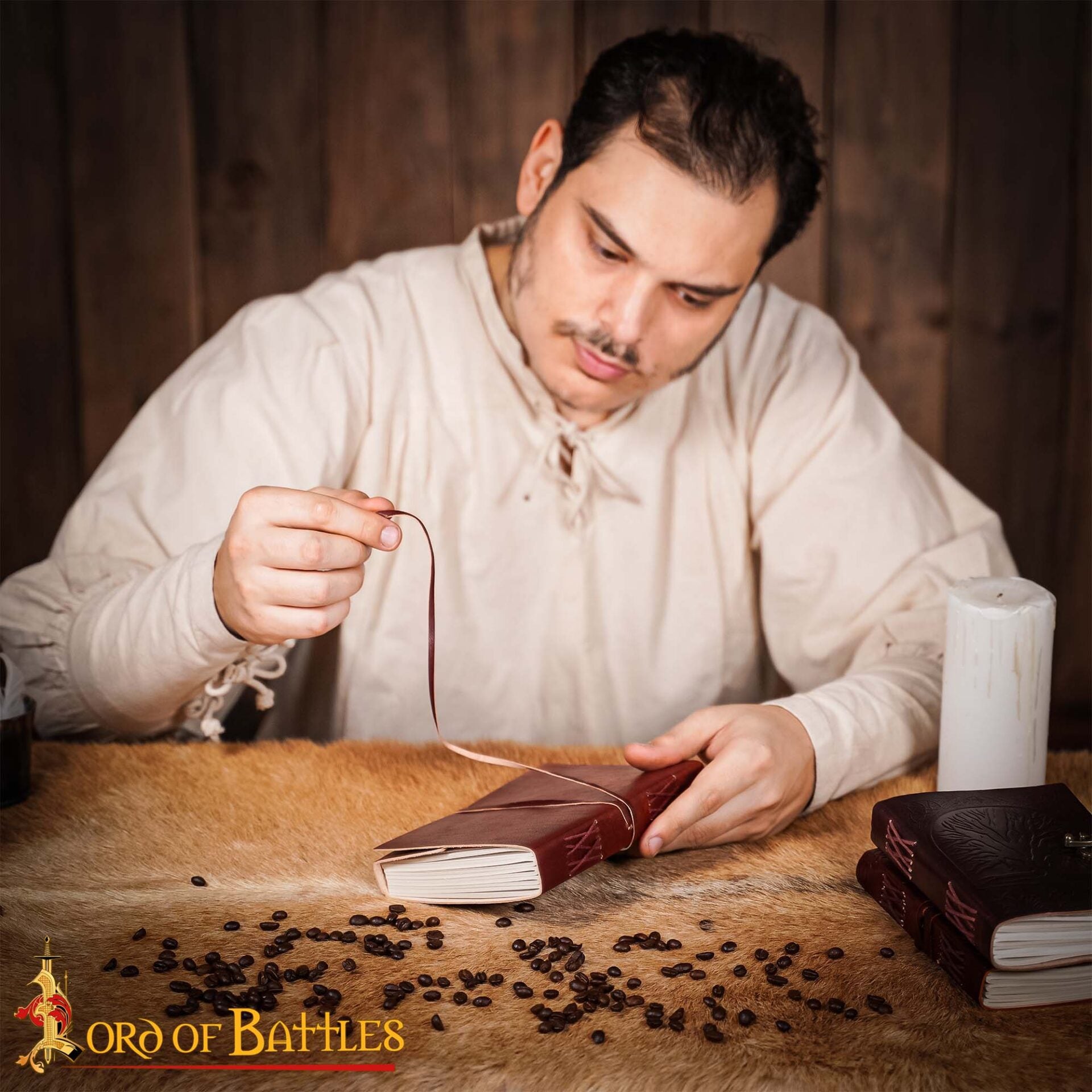 Imagen única de: Medieval Leather Wrap Journal - Cuaderno Artesanal con Cierre de Corbata