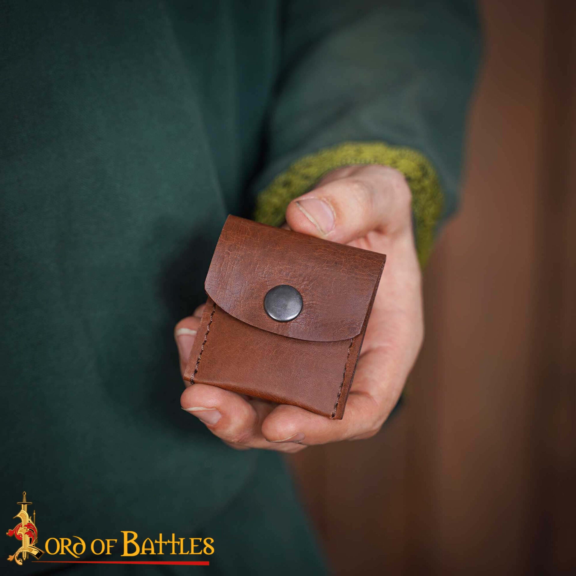 Imagen única de: Monedero Artesanal de Piel Auténtica Marrón - Cierre a Presión de Estilo Medieval