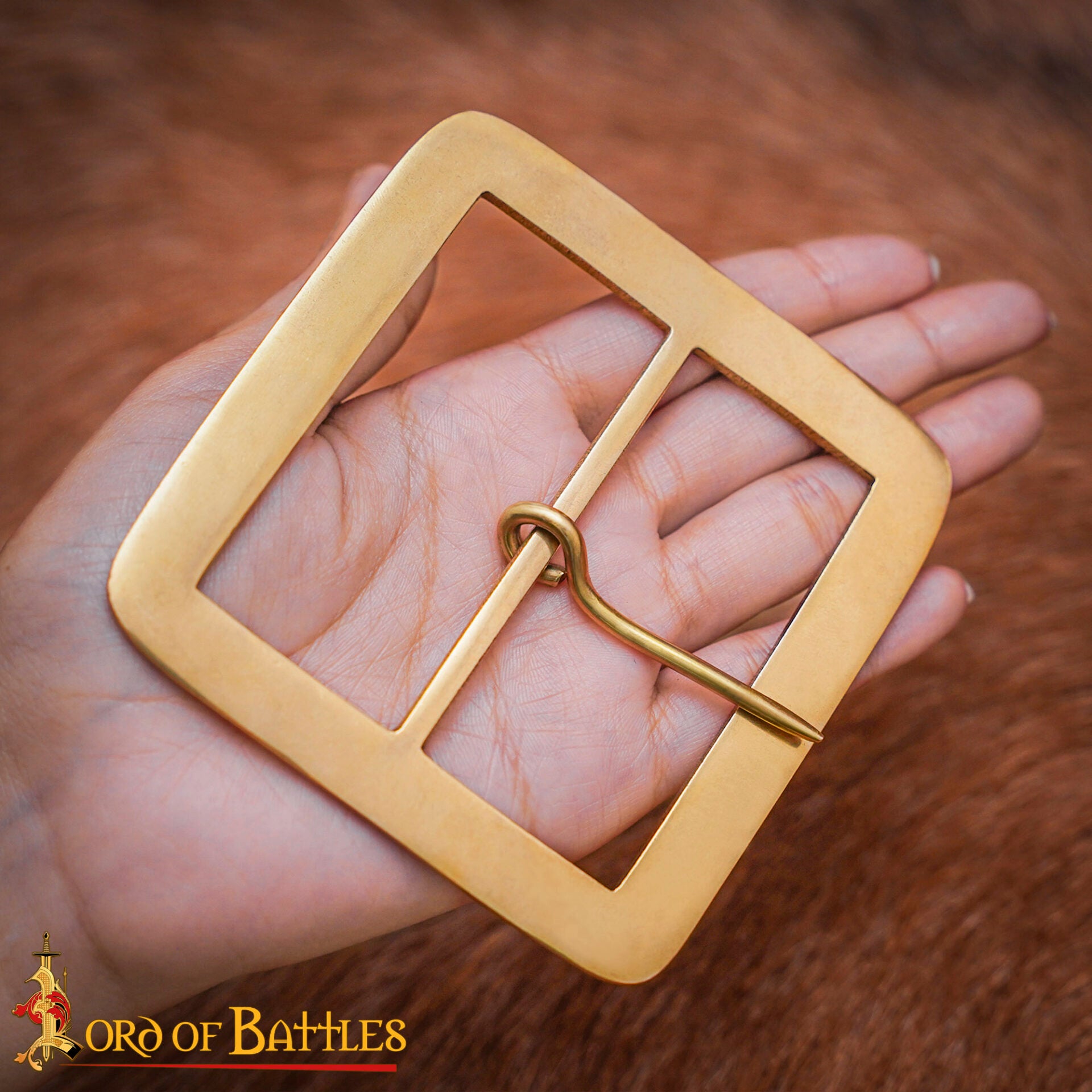 Imagen única de: Hebilla Cuadrada Medieval de Latón Macizo - 3.6" para Cinturones Anchos de Cuero y Accesorios de Disfraces