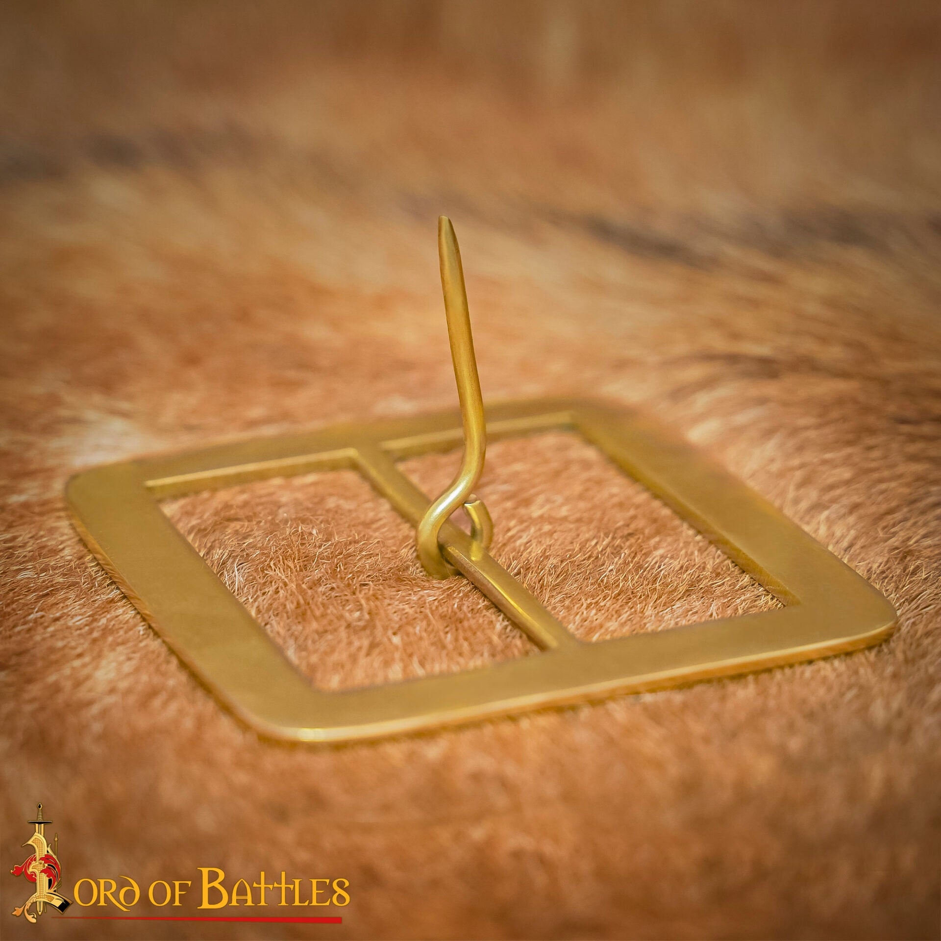 Imagen única de: Hebilla Cuadrada Medieval de Latón Macizo - 3.6" para Cinturones Anchos de Cuero y Accesorios de Disfraces