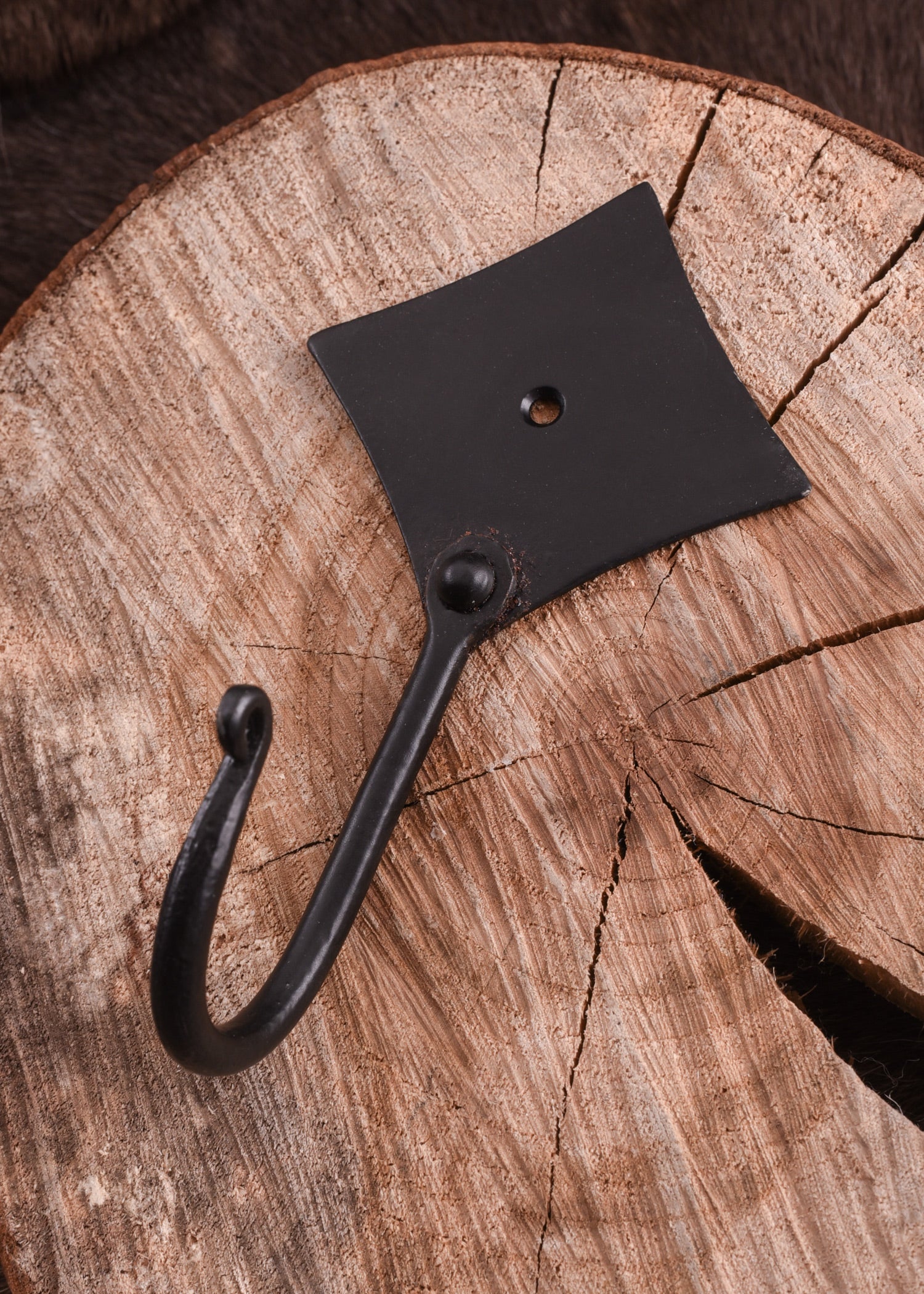 Imagen única de: Gancho De Pared, Forjado A Mano.