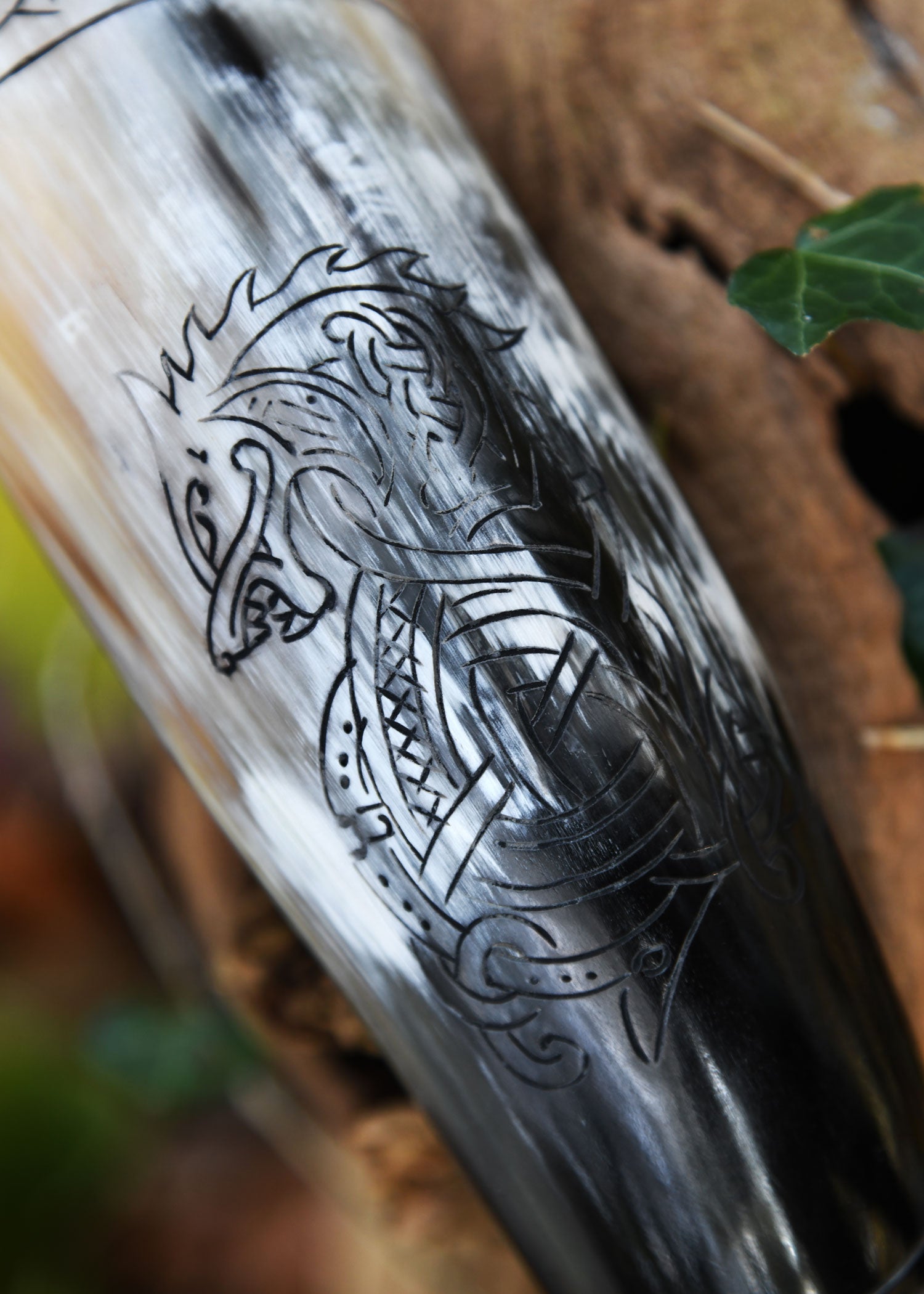 Imagen única de: Cuerno Para Beber Con Soporte - Fenrir, El Lobo Nórdico