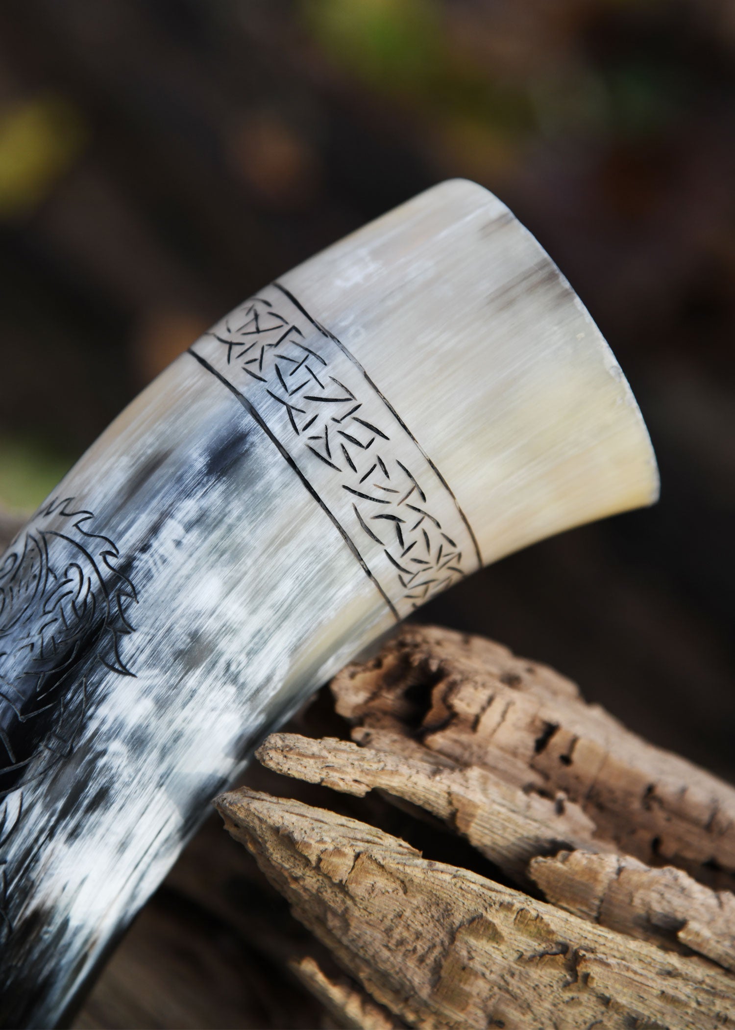 Imagen única de: Cuerno Para Beber Con Soporte - Fenrir, El Lobo Nórdico