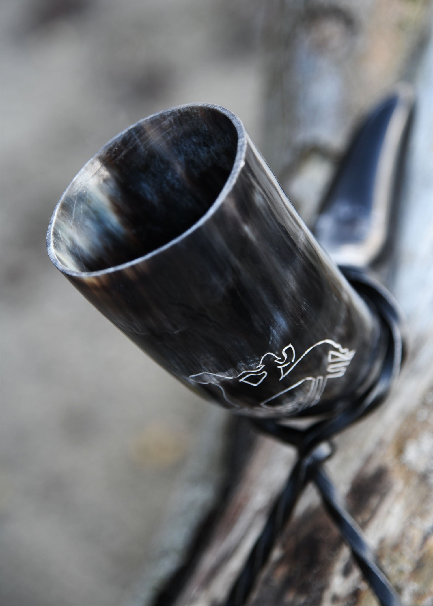 Imagen única de: Cuerno Para Beber Con Soporte - Odín Monta A Sleipnir