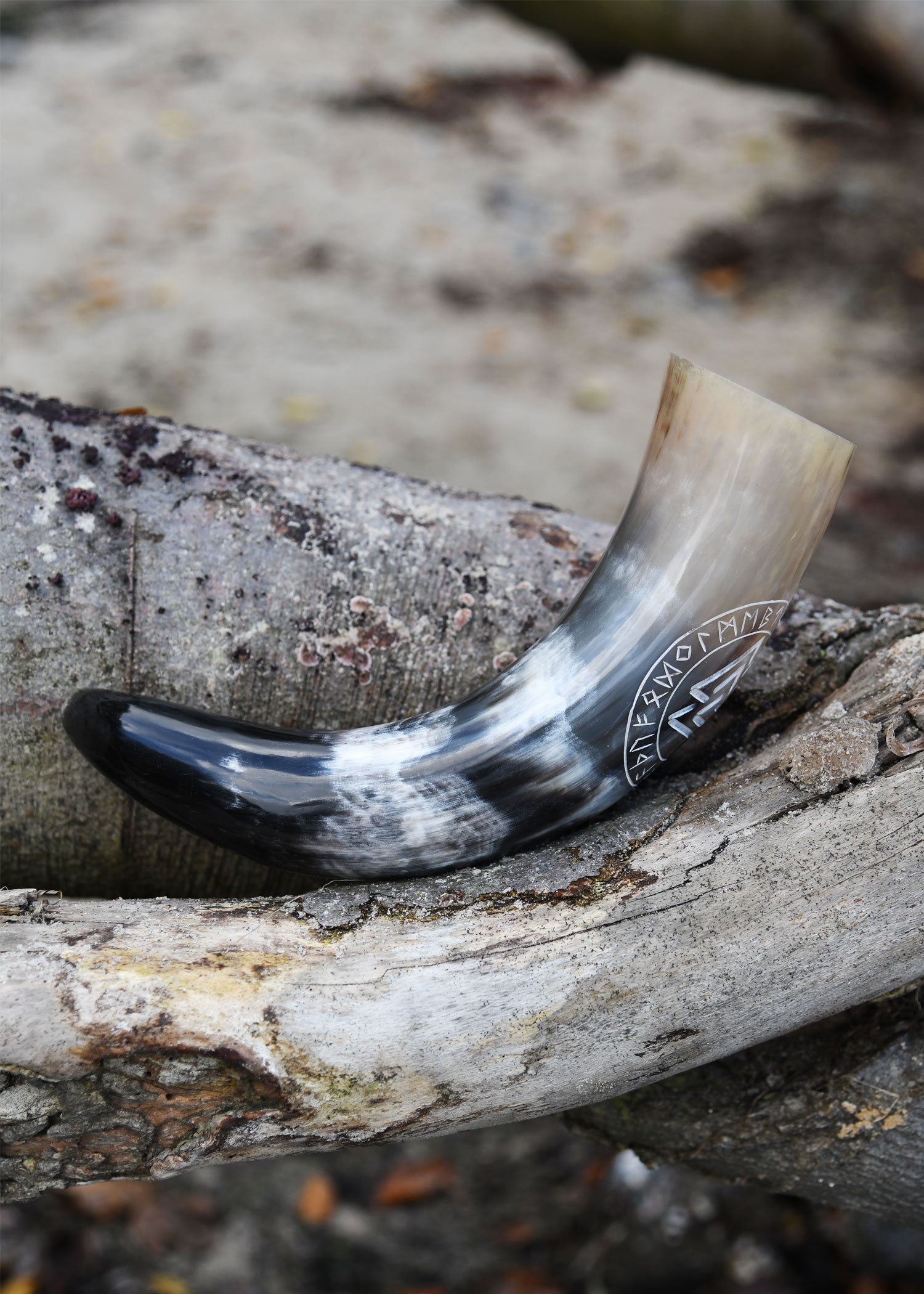 Imagen única de: Cuerno Para Beber Con Soporte - Valknut