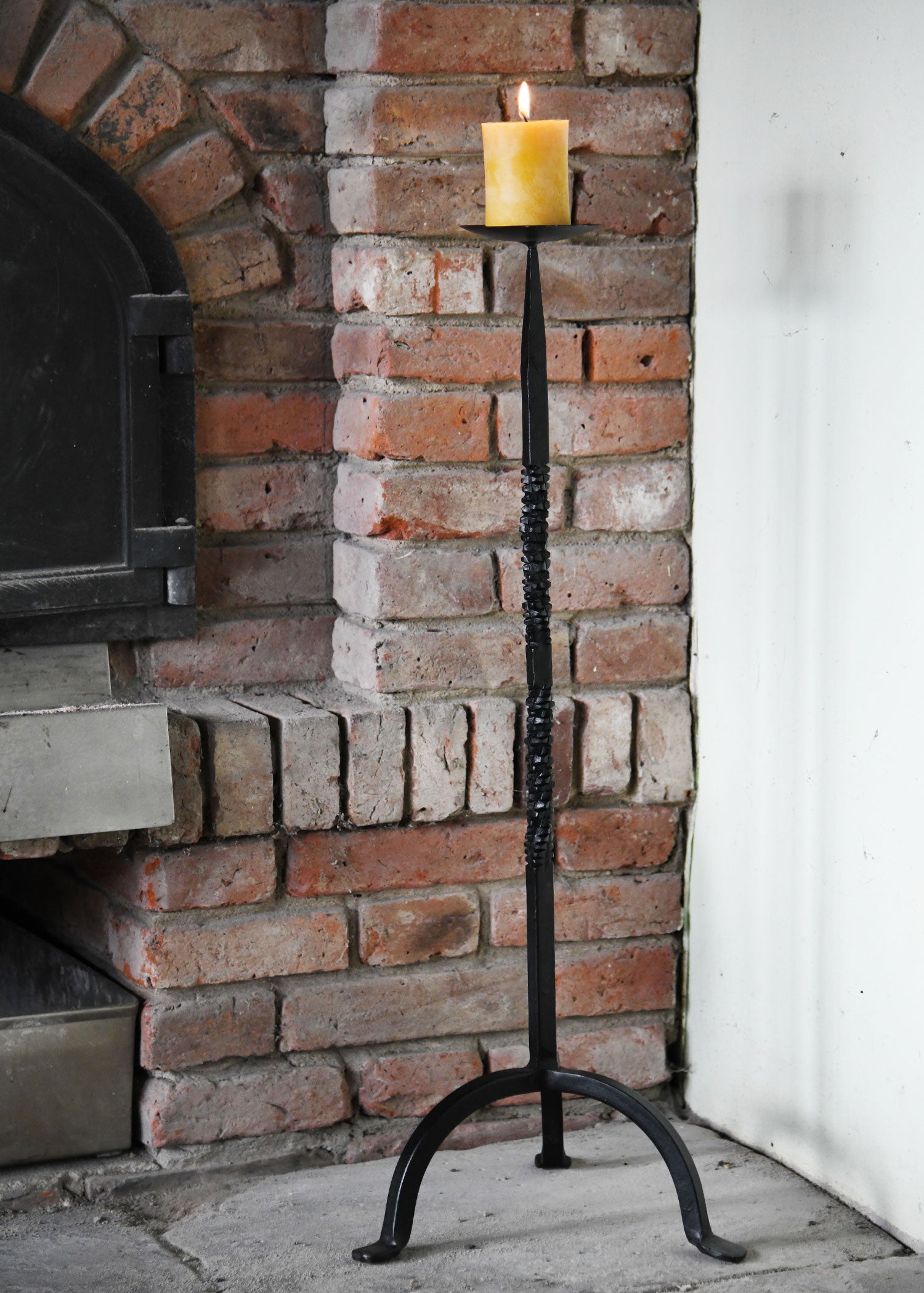 Imagen única de: Candelabro Forjado, Aprox. 74 Cm.