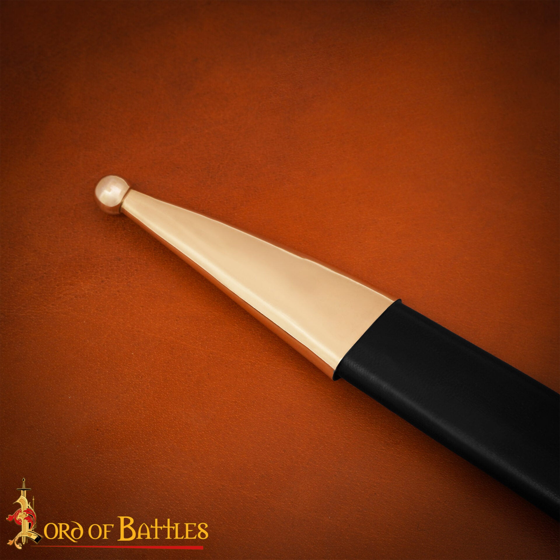 Imagen única de: Espada Corvo Naval del Siglo Xix - Hoja de Acero Al Carbono con Guarda de Latón y Vaina de Cuero