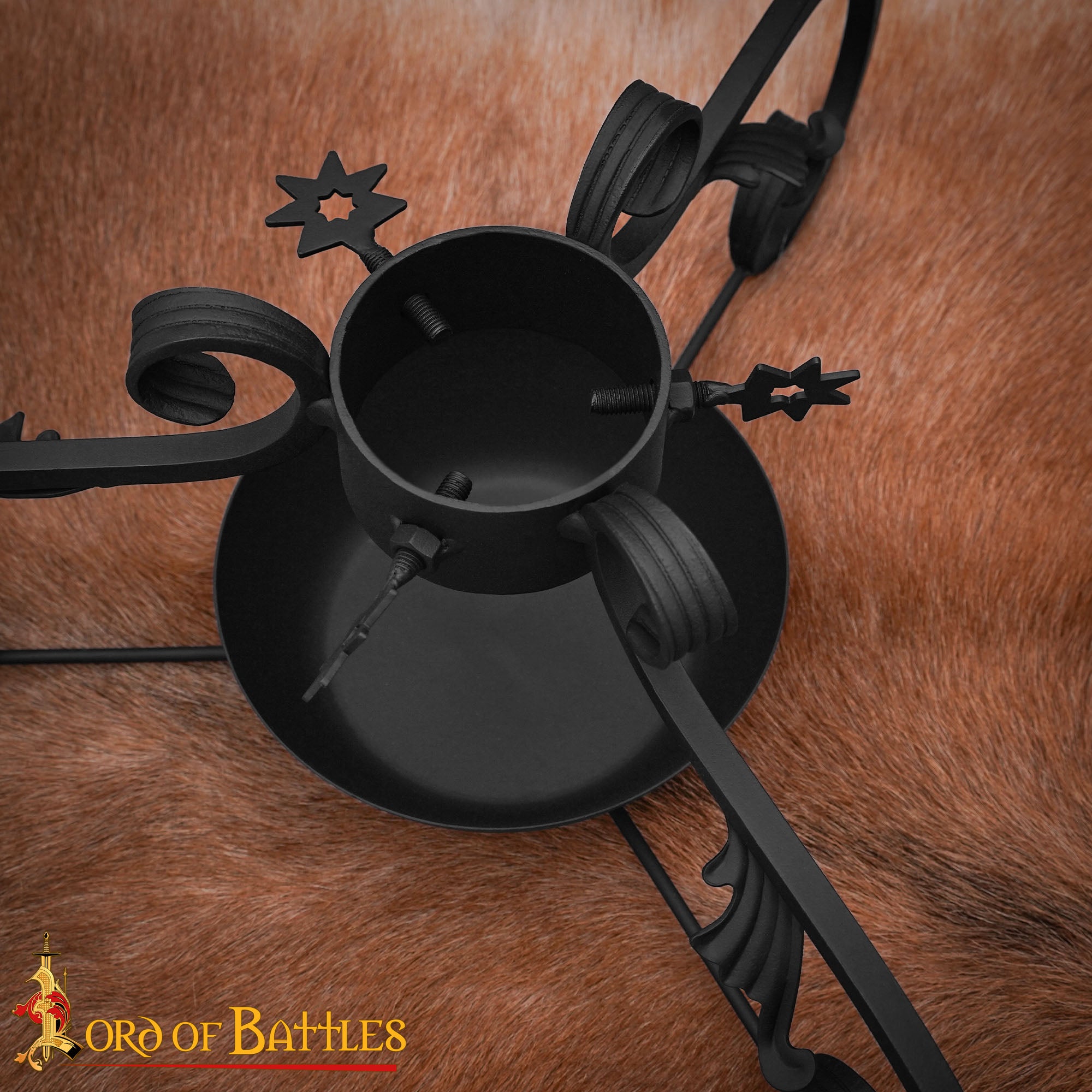 Imagen única de: Soporte de Hierro Forjado Medieval del Siglo Xiv - Pantalla de Volutas Forjadas a Mano con Acabado en Negro Aceite