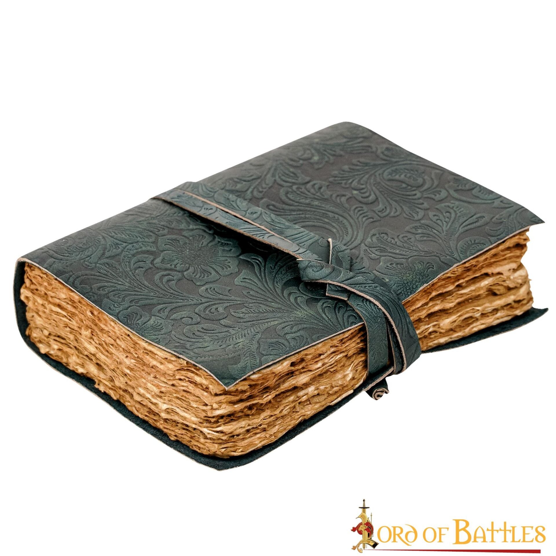 Imagen única de: Diario Medieval de Cuero con Papel Antiguo -verde - Diario Hecho a Mano