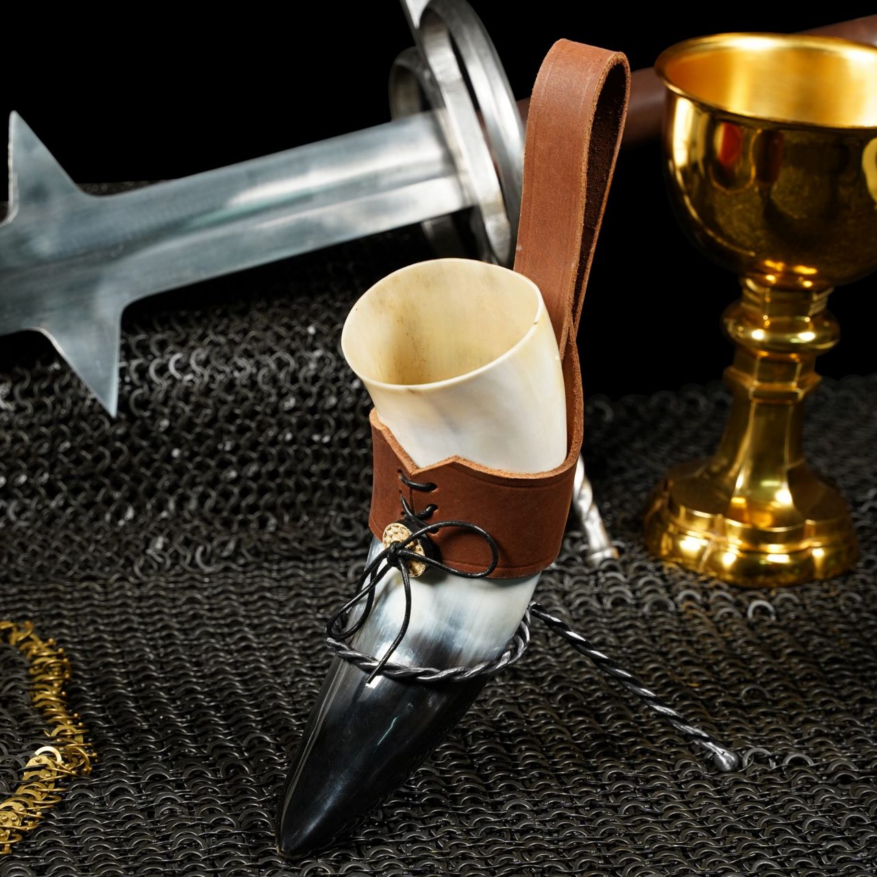 Imagen única de: Mythrojan Cuerno para Beber Forjado a Mano Twisted Rack