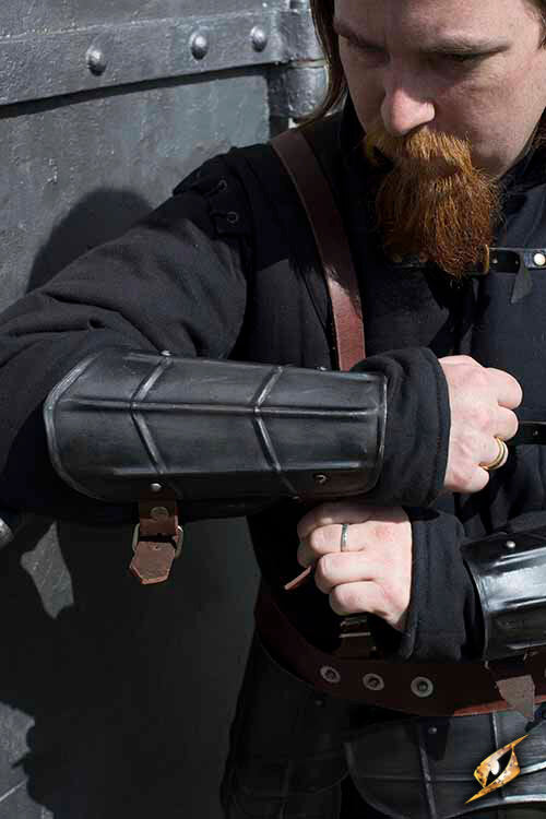 Imagen única de: Armadura Completa De Drake Oscuro