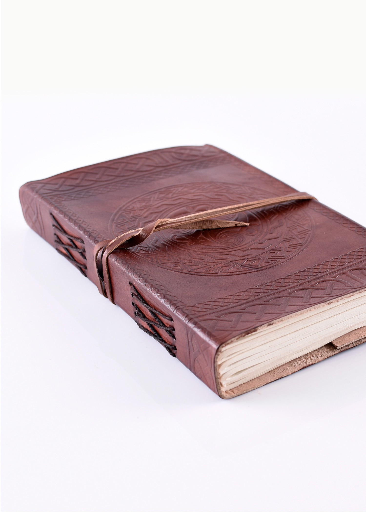 Imagen única de: Libro De Cuero Con Motivo Celta, Aprox. 21 X 14 Cm.