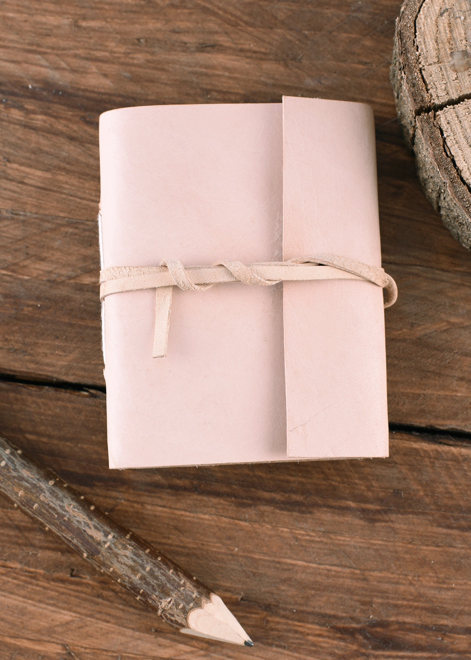 Imagen única de: Cuaderno Pequeño Con Tapa De Piel, Aprox. 80 Páginas.