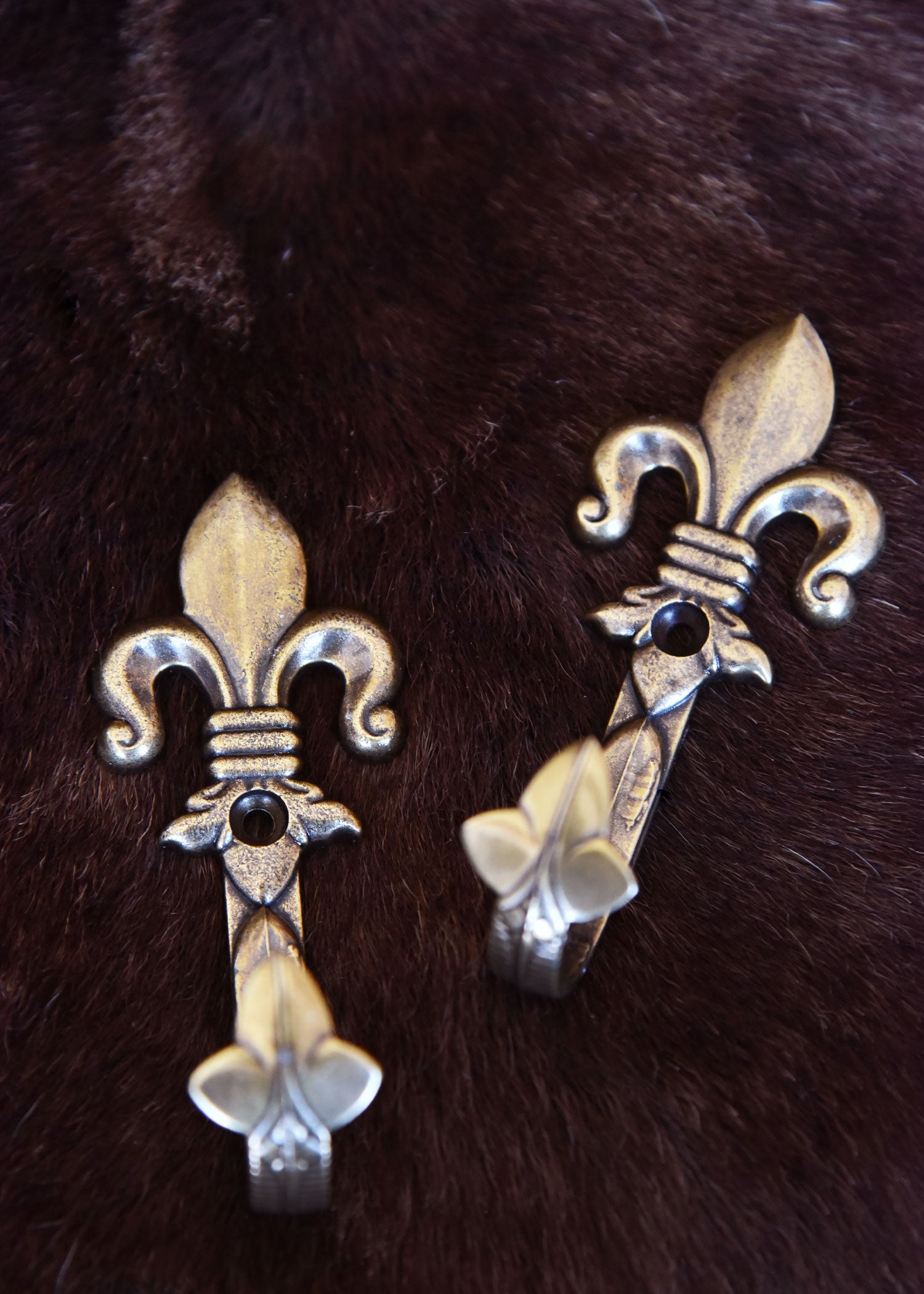 Imagen única de: Soporte De Pared Para Pistola, Lirio, Latón, Juego De 2