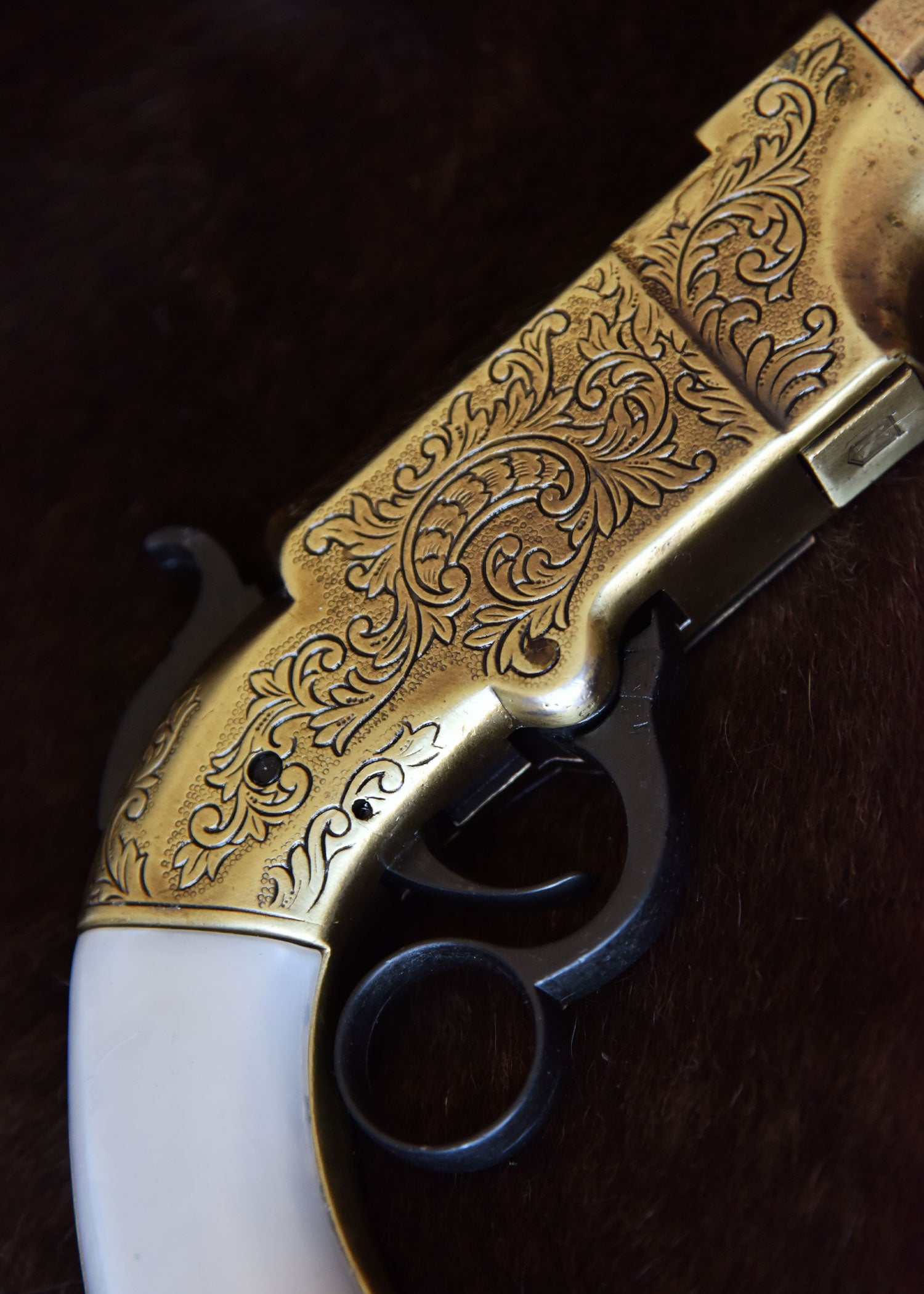 Imagen única de: Pistola Volcánica De 1854, Latón Y Imitación Nácar, Réplica.