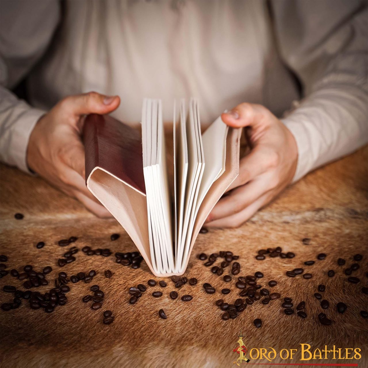 Imagen única de: Medieval Leather Wrap Journal - Cuaderno Artesanal con Cierre de Corbata