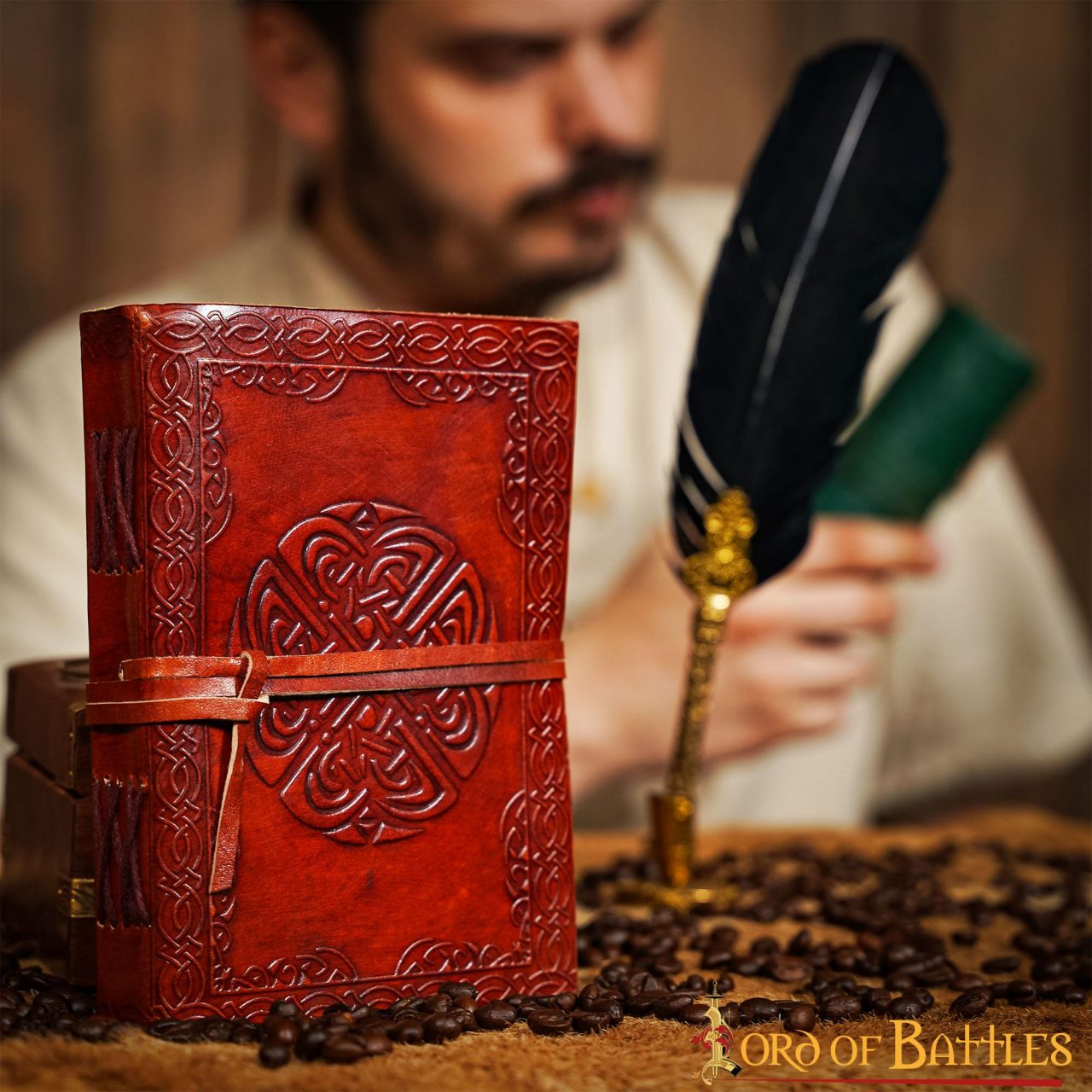 Imagen única de: Diario Medieval Repujado Diario de Piel Auténtica Hecho a Mano