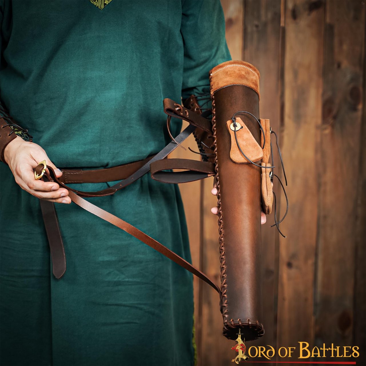 Carcaj Medieval de Cuero con Fundas de Ante - Portaflechas de Tiro con Arco con Correas Ajustables y Hebillas de Latón - Imagen 7