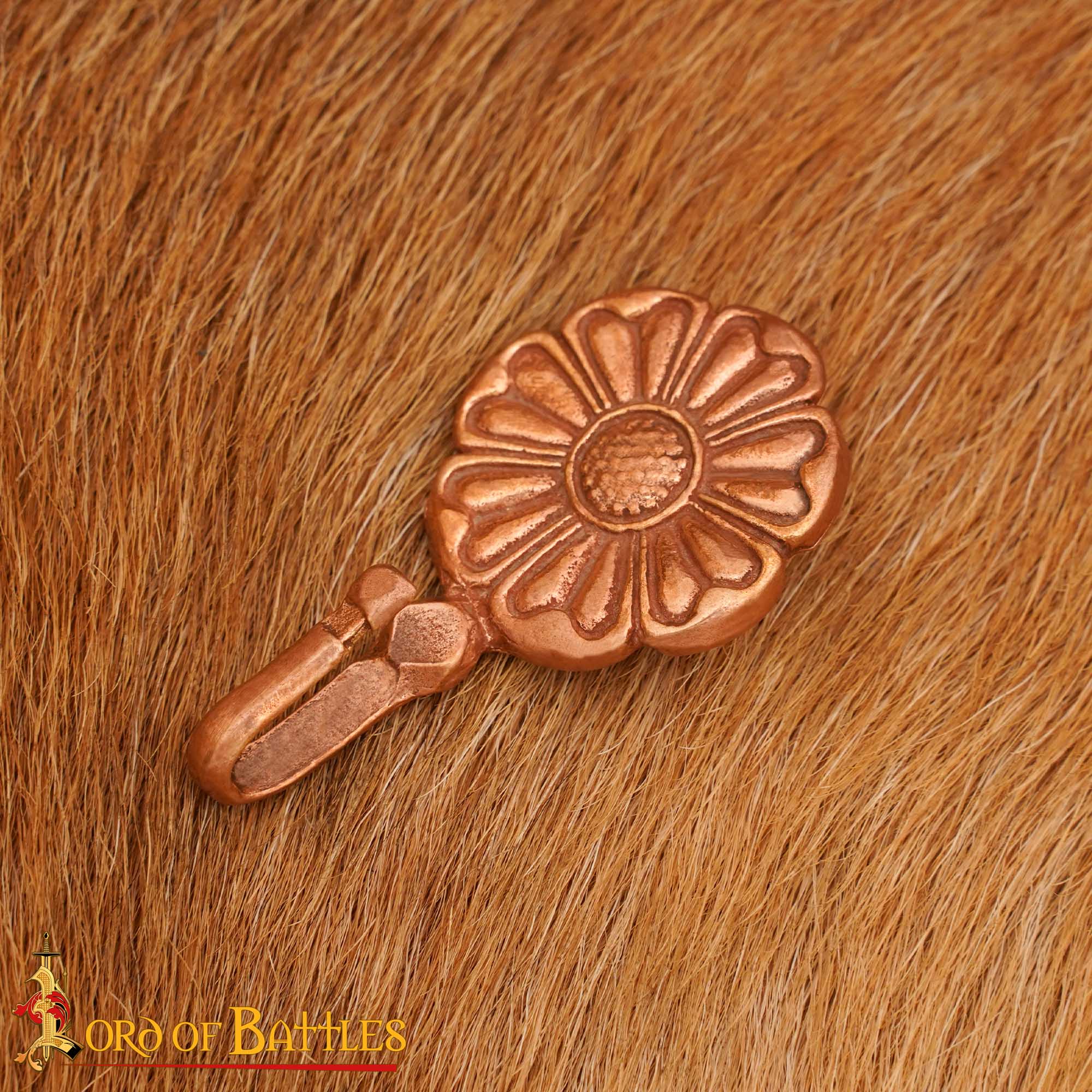 Imagen única de: Gancho Floral Medieval de Bronce Fundido a la Cera Perdida