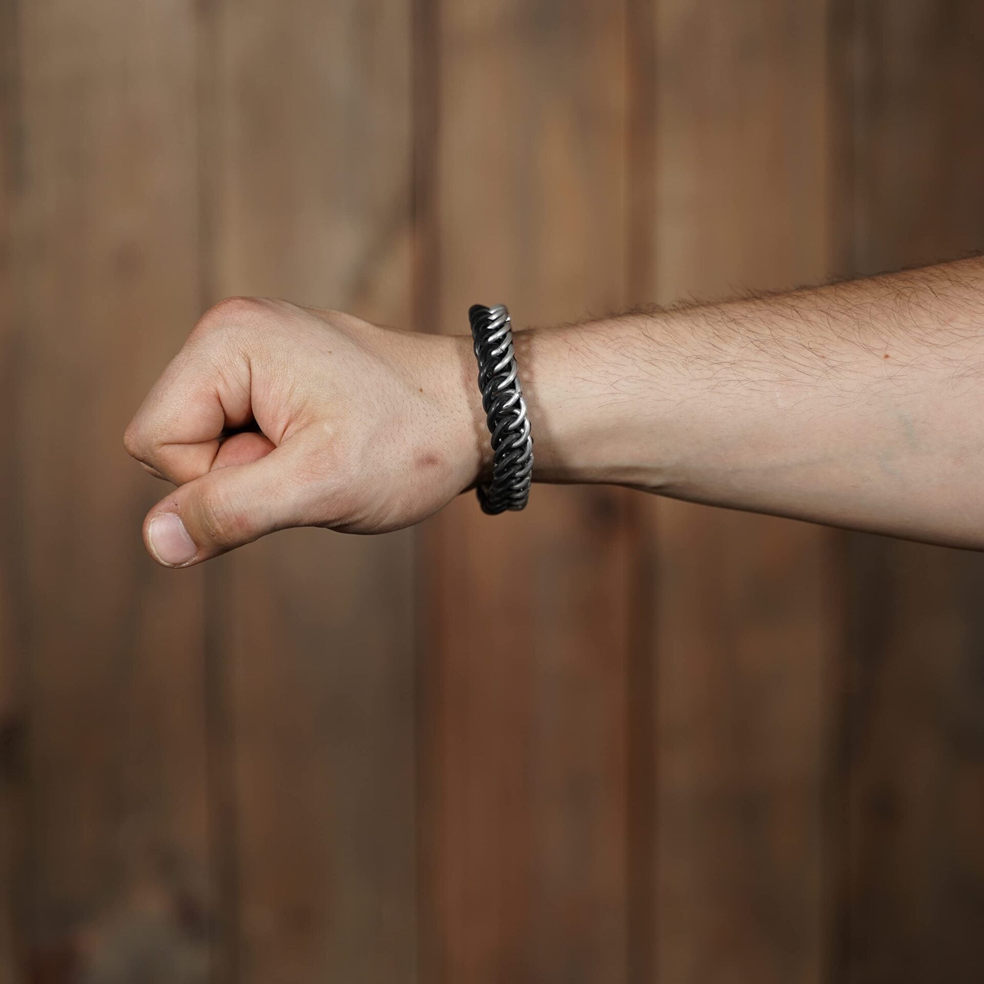 Imagen única de: Pulsera Elástica de Cota de Malla Medio Persa