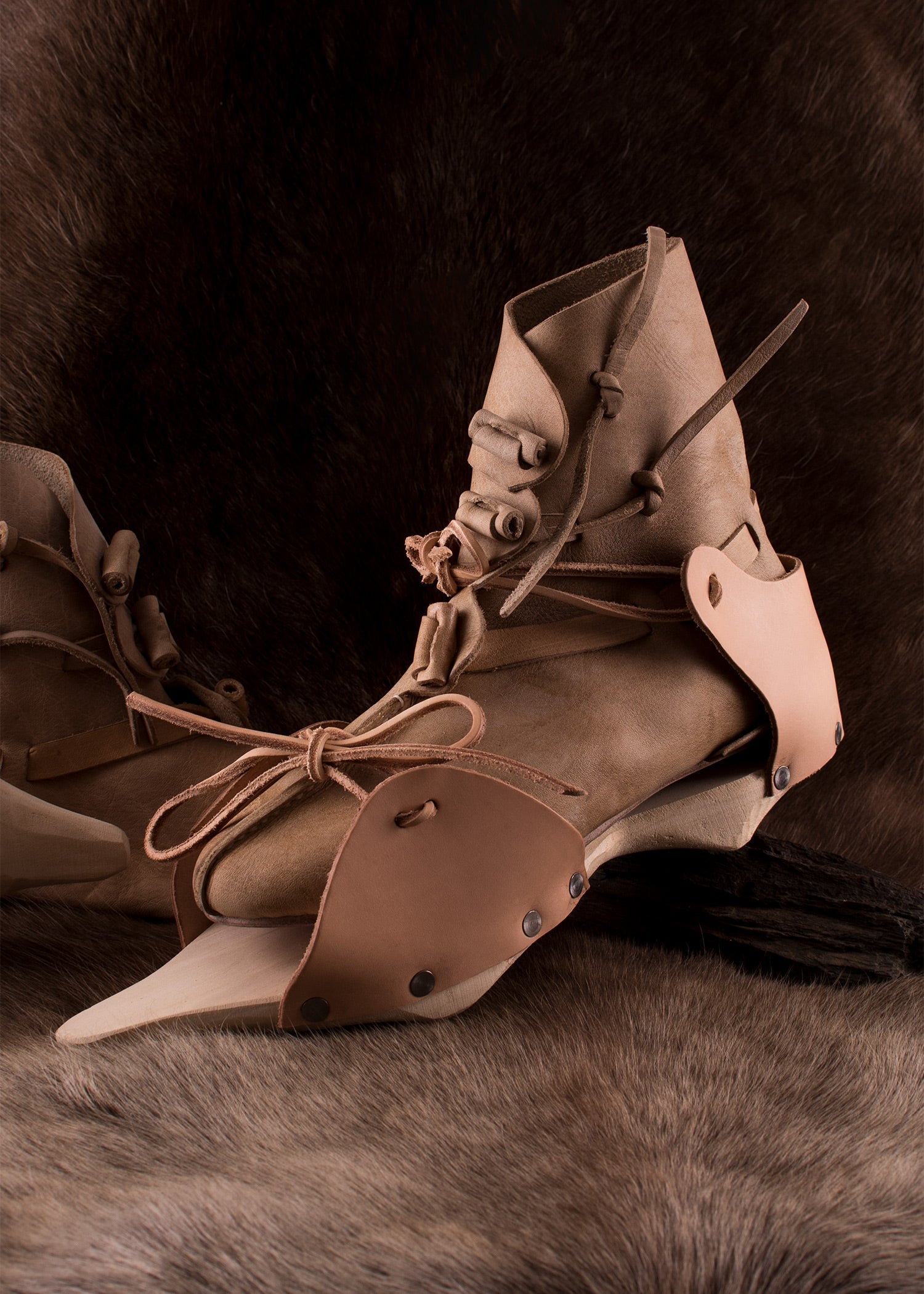 Imagen única de: Trippen, Calcetas Medievales De Madera.