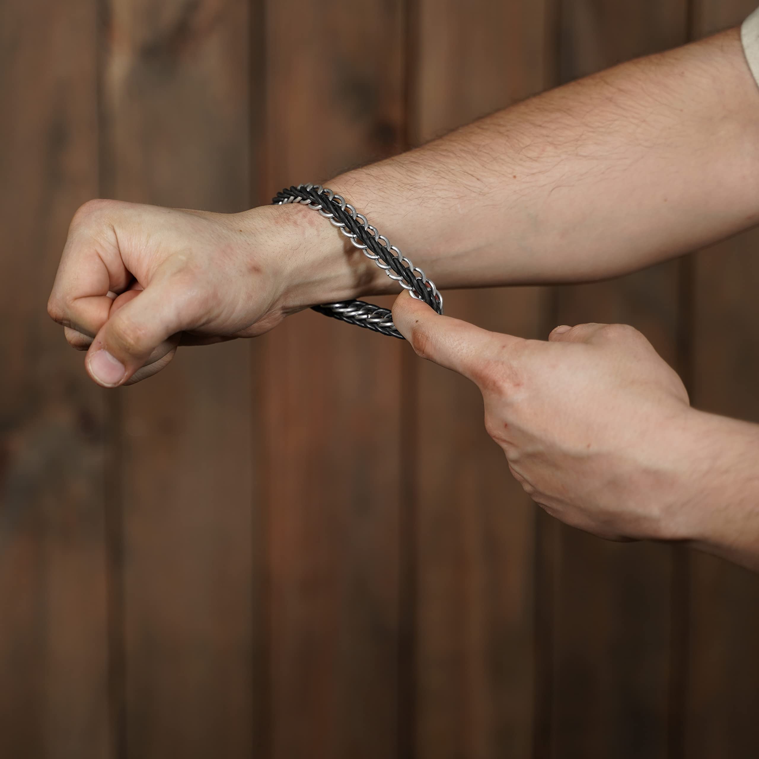 Imagen única de: Pulsera Elástica de Cota de Malla Medio Persa