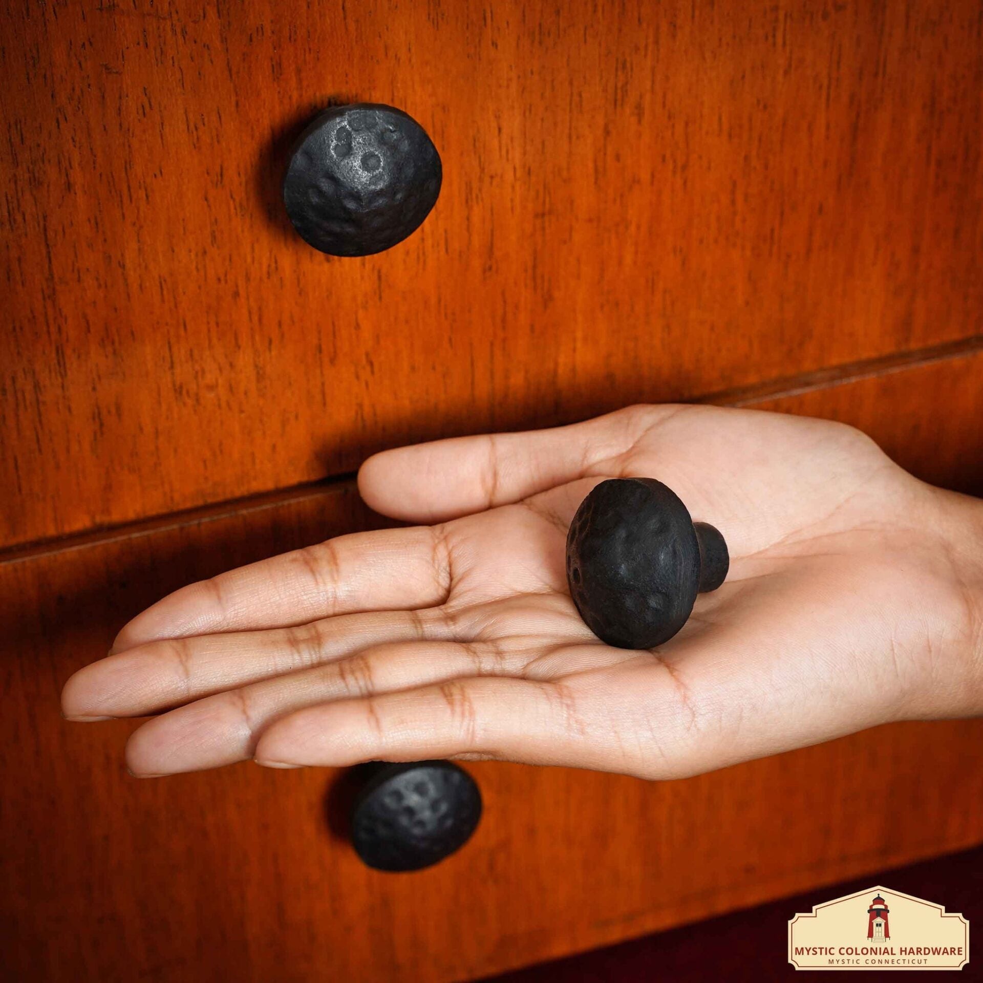 Imagen única de: Pomo Cuadrado de Hierro Forjado a Mano - 1 1/4 Pulgadas de Diámetro