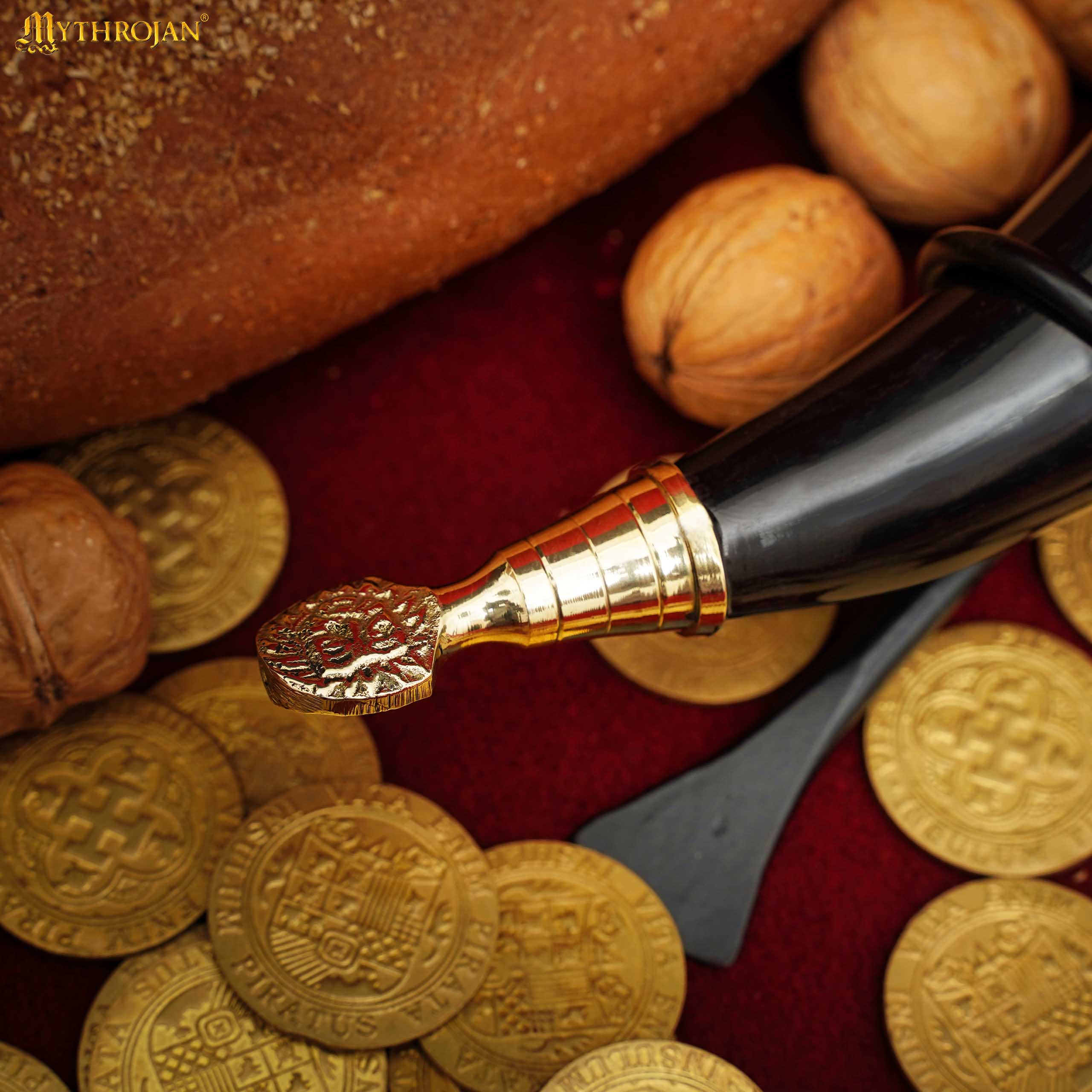 Imagen única de: Mythrojan The Bird Of Prey Viking Drinking Horn 350 Ml con Soporte de Cuero Negro Auténtica Jarra de Vino/cerveza Vikinga de Inspiración Medieval - Acabado Pulido