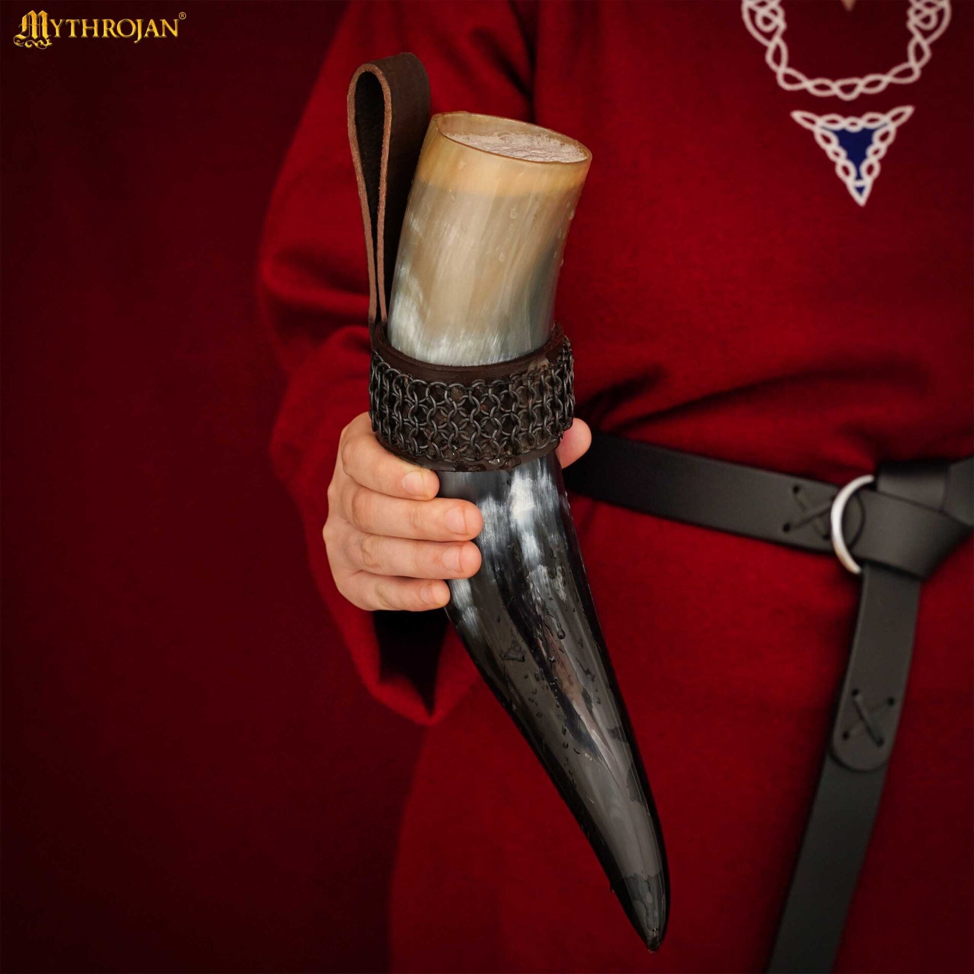 Imagen única de: Mythrojan The Witcher Companion Vikingo Cuerno para Beber con Soporte de Cuero Marrón Auténtica Taza de Vino/madera Vikinga de Inspiración Medieval - Acabado Pulido 400 Ml