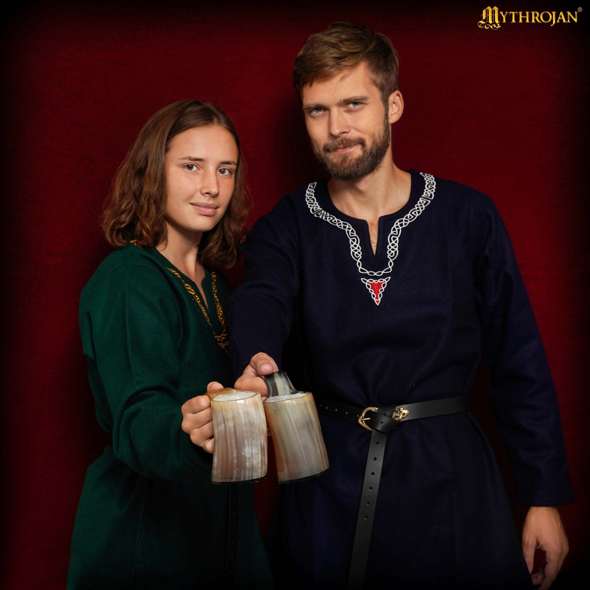 Imagen única de: Juego de 2 Tazas de Cerveza Mythrojan Viking Horn - Tazas de Cerveza de Cuerno de Buey Pulidas a Mano con Asa - Tazas de Cerveza de Hidromiel de 4.5