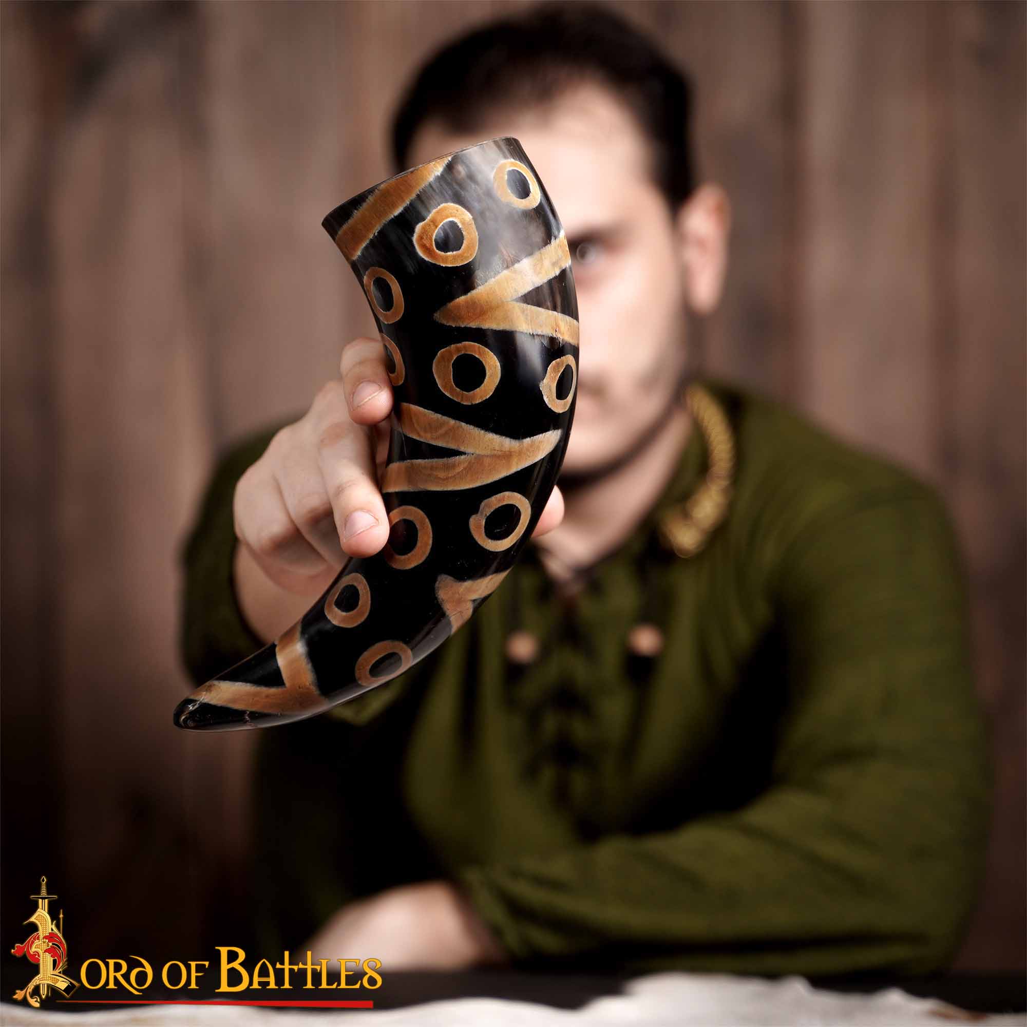 Imagen única de: Cuerno Medieval para Beber 400 - 500 Ml Cuerno de Buey Auténtico Hecho a Mano