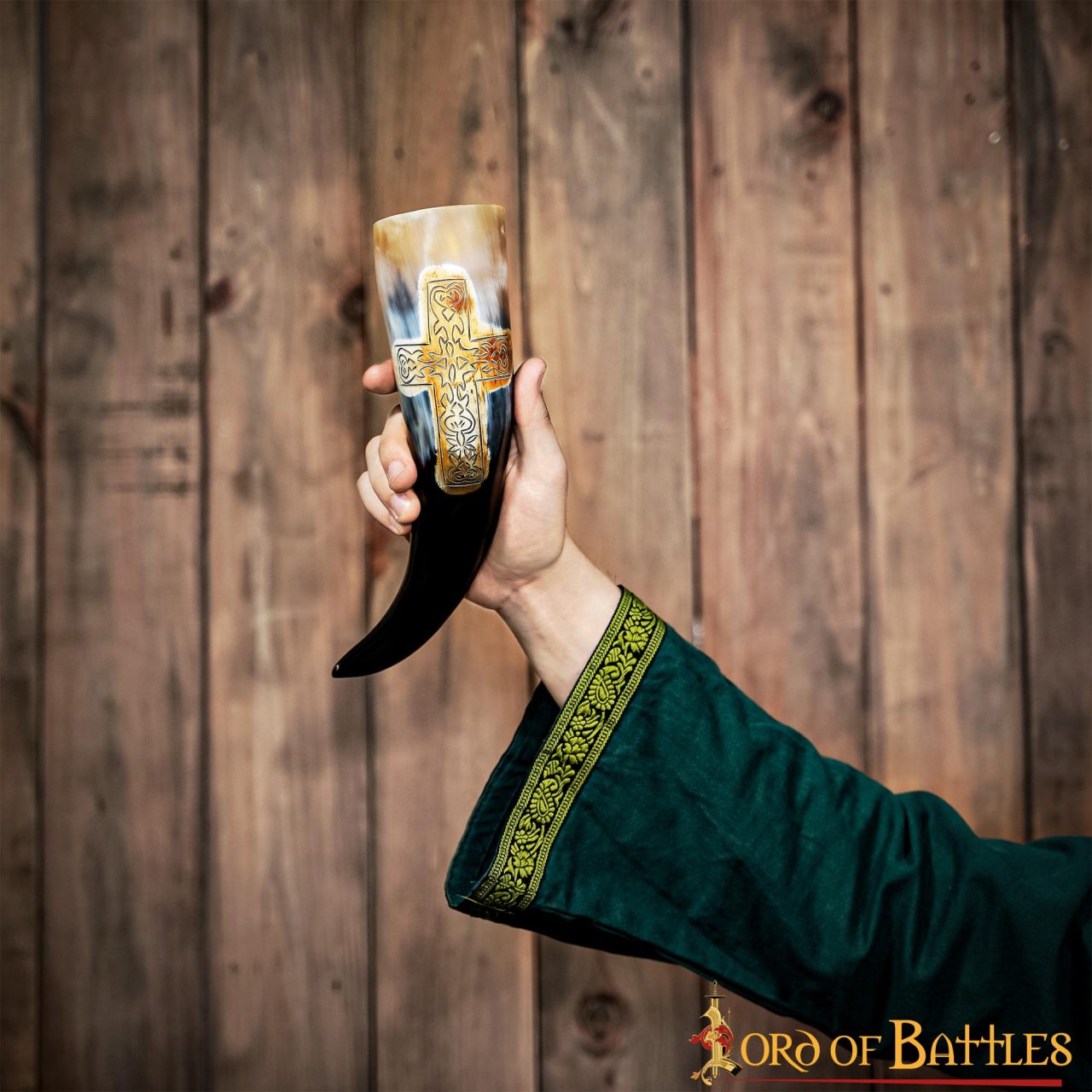 Imagen única de: La Cruz Celta Cuerno para Beber 400 - 500 Ml Hecho a Mano Cuerno de Buey Real