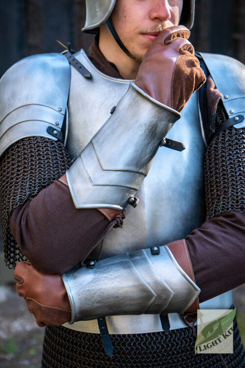 Imagen única de: Brazales De Mercenario