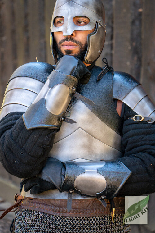 Imagen única de: Conjunto De Armadura De Escolta