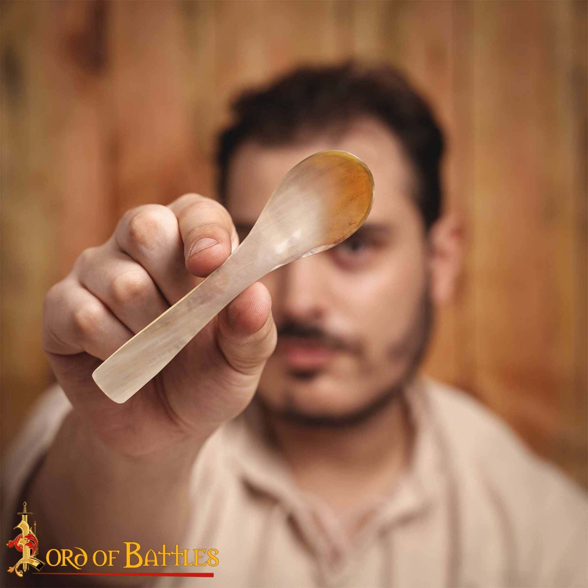 Imagen única de: Juego de 2 Cucharas Medievales de Cuerno de Buey Auténtico