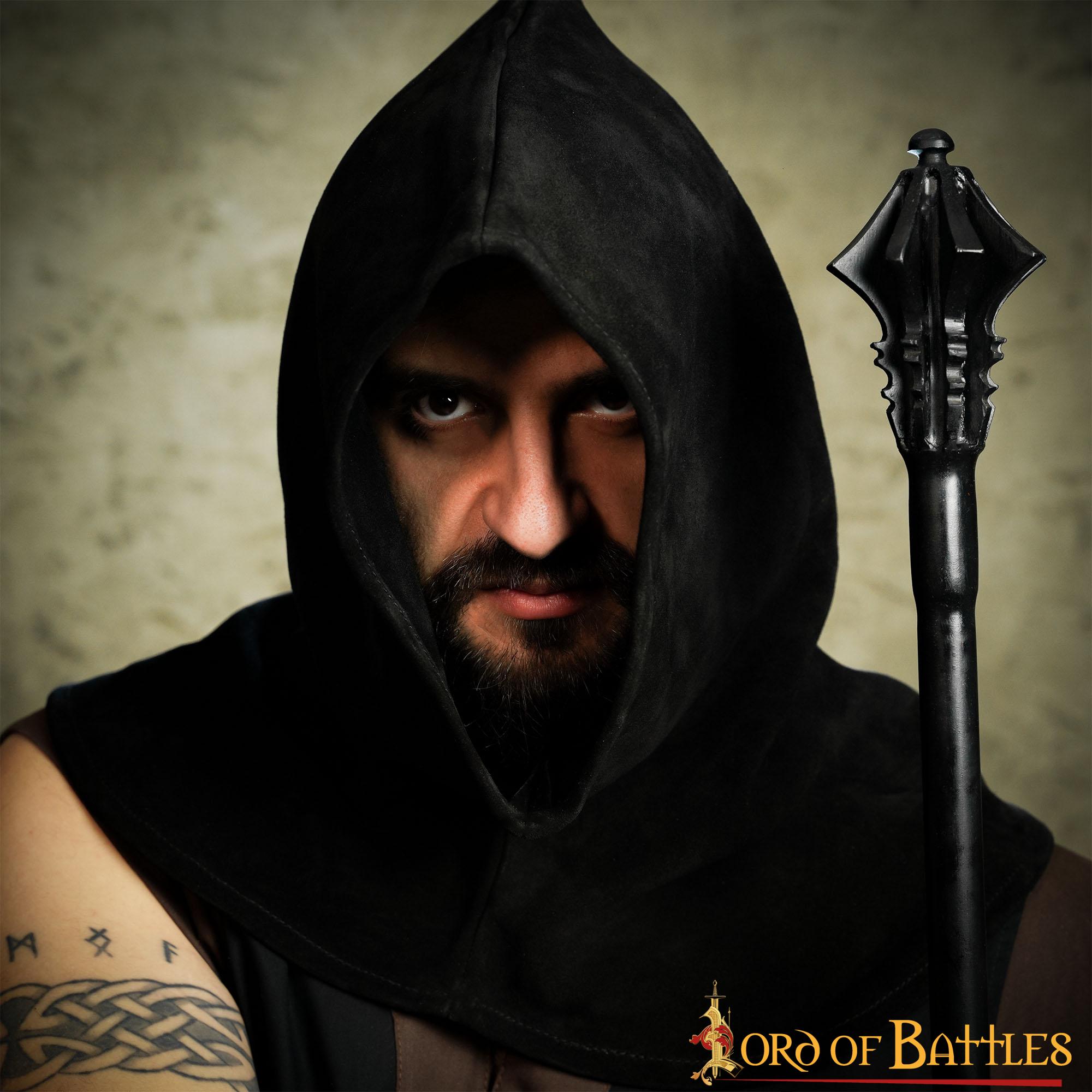 Imagen única de: Capucha de Piel de Ante Negra con Cuello Ancho - Estilo Medieval Artesanal