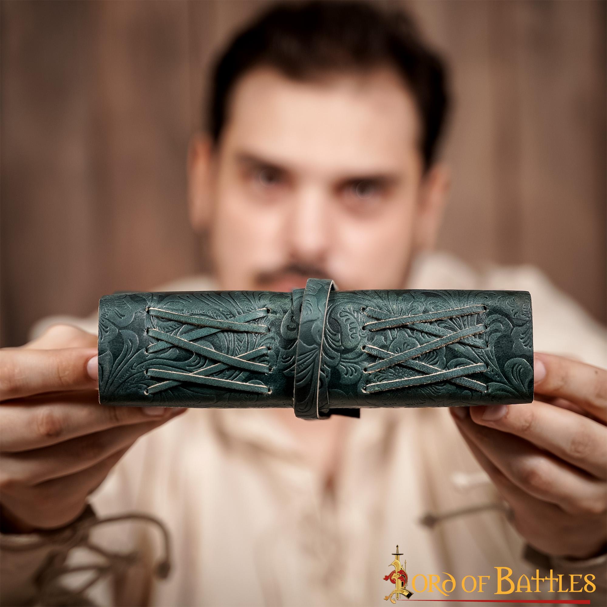 Imagen única de: Diario Medieval de Cuero con Papel Antiguo -verde - Diario Hecho a Mano