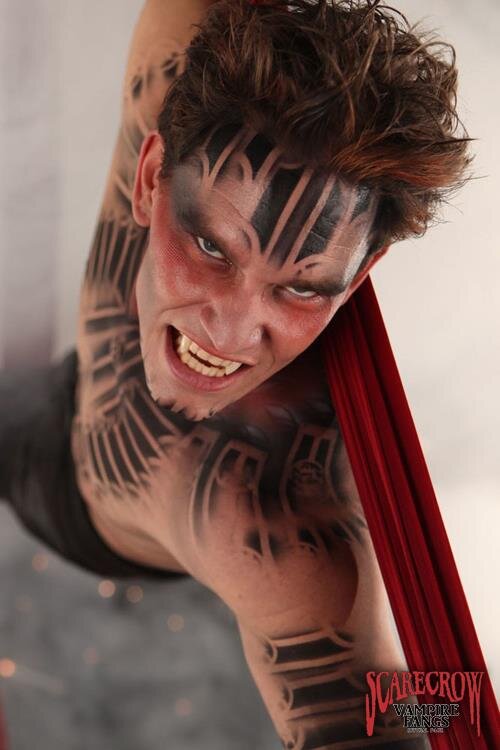 Imagen única de: Espantapájaros, Colmillos De Vampiro - Clásico