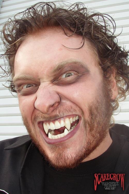 Imagen única de: Espantapájaros Colmillos De Hombre Lobo