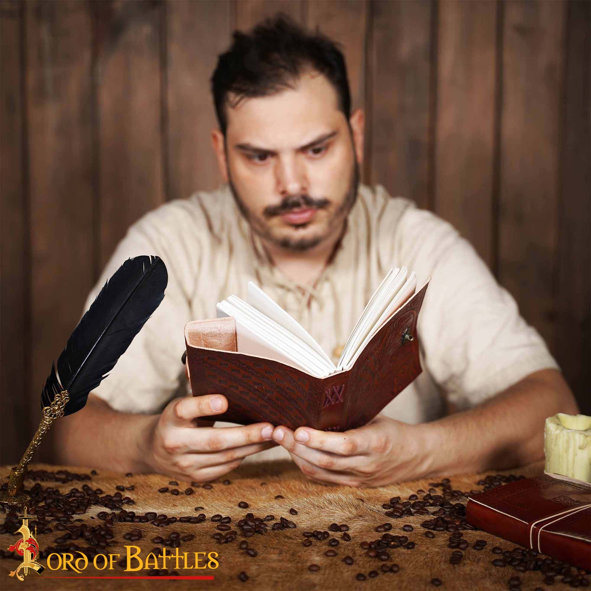 Imagen única de: Diario Medieval de Cuero "el Árbol de la Vida" - Diario Artesanal con Cerradura de Latón