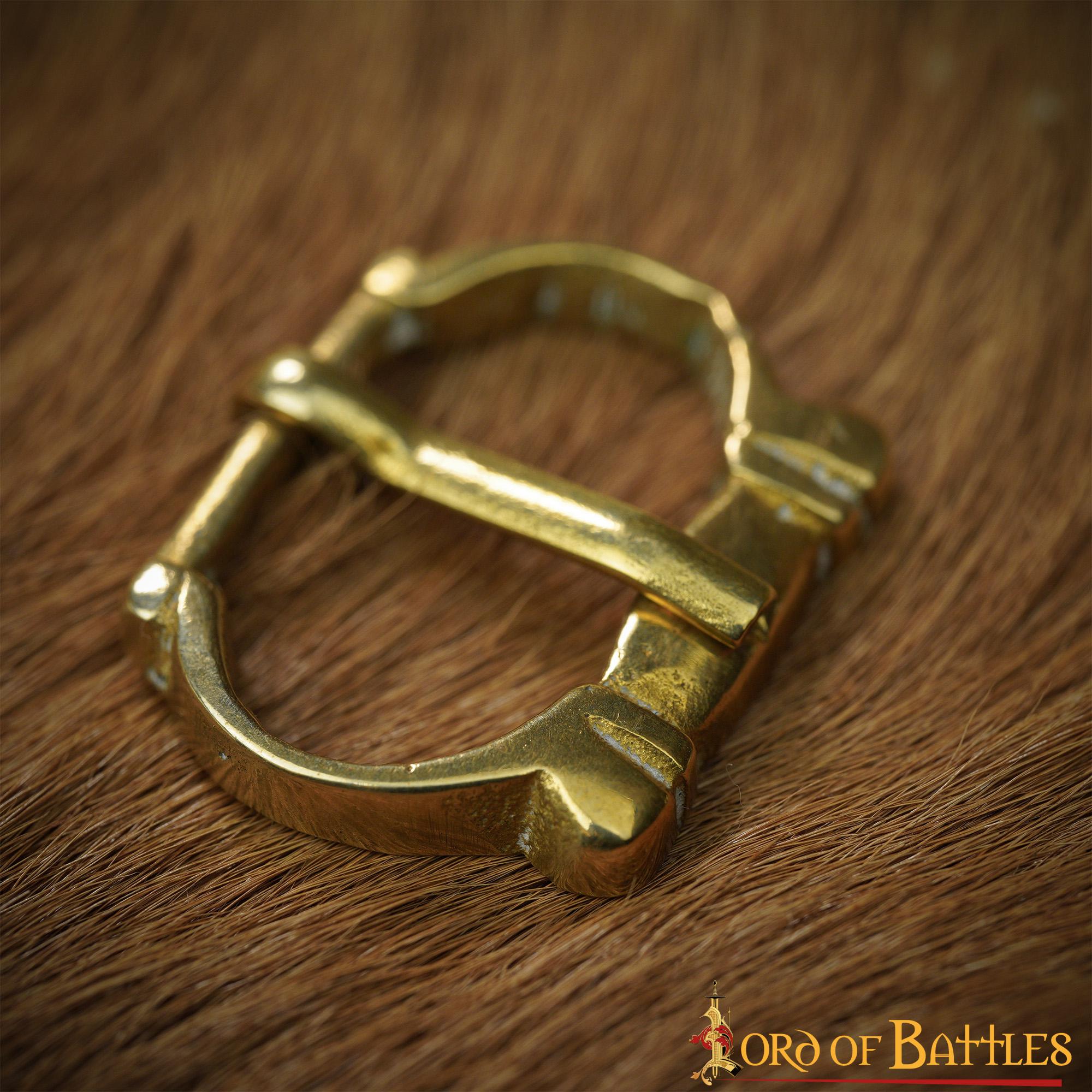 Imagen única de: Pequeñas Hebillas Medievales de Latón para Cinturón - Juego de 5 Piezas Acabadas a Mano (réplica de 1200-1400)