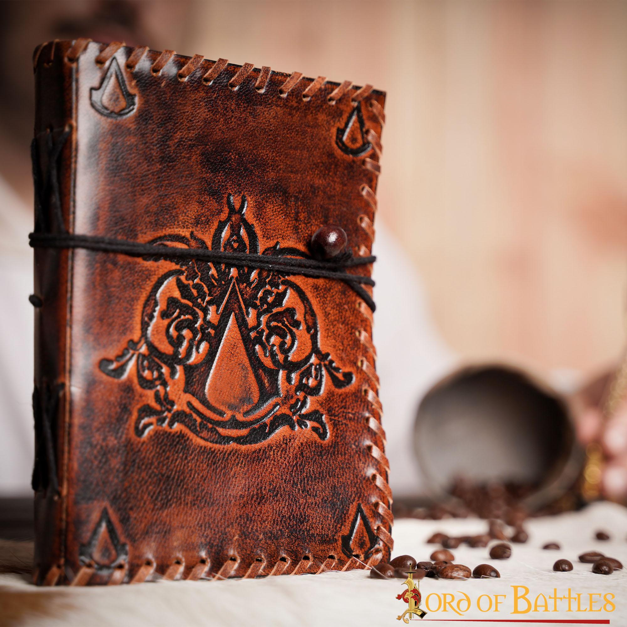 Imagen única de: Diario para el Credo de Asesino Diario de Cuero Auténtico Hecho a Mano