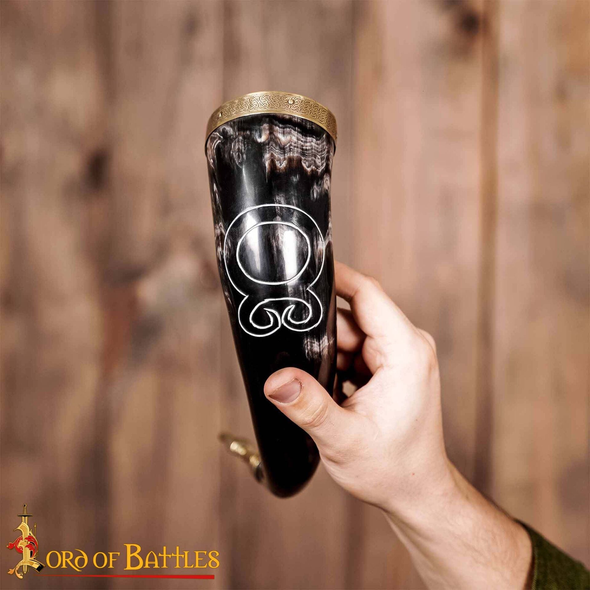 Imagen única de: Troll Cross Viking Drinking Horn 300 - 400 Ml con Accesorios de Latón Puro Hechos a Mano con Auténtico Cuerno de Buey