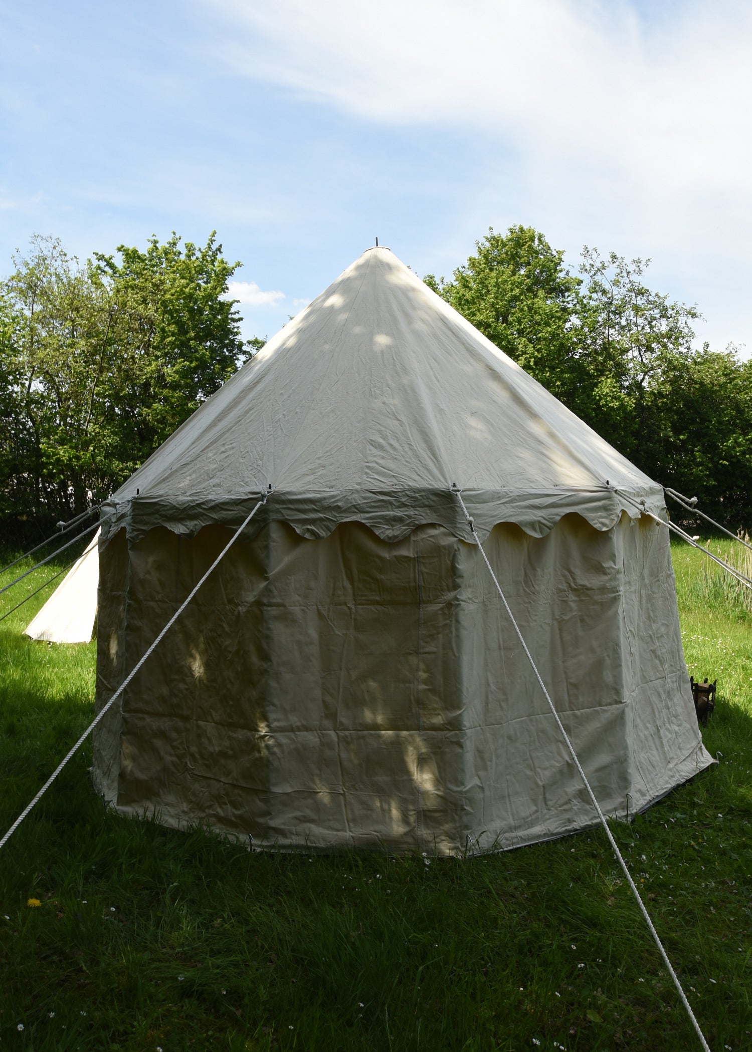 Imagen única de: Tienda Medieval Redonda, 4 M De Diámetro, 425 G/m²