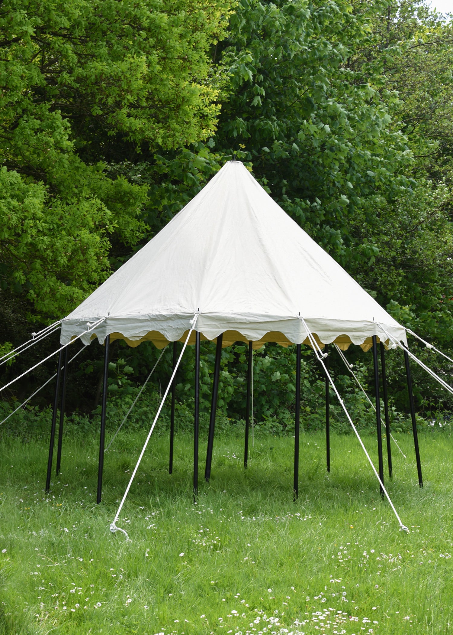 Imagen única de: Tienda Medieval Redonda, 4 M De Diámetro, 425 G/m²