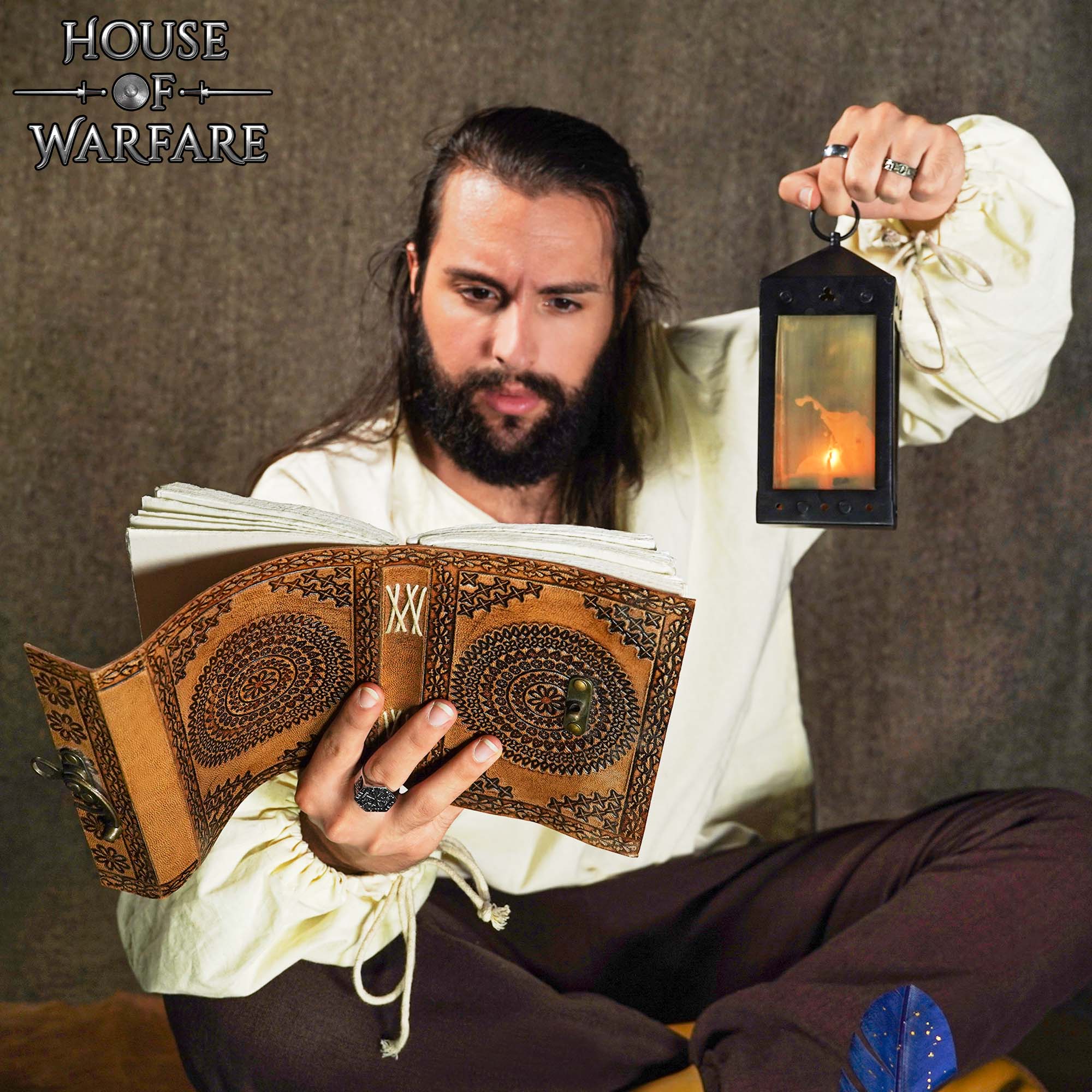 Imagen única de: Diario Medieval de Cuero - Diario de Cuero Auténtico Hecho a Mano