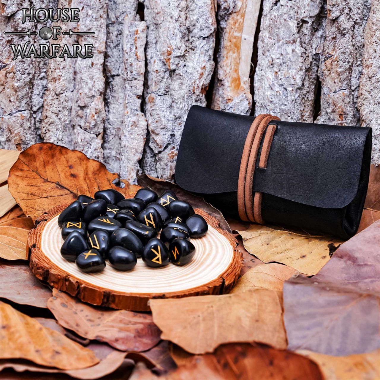 Imagen única de: Juego de Piedras Rúnicas Vikingas con Estuche de Cuero Negro - Adivinación y Estrategia Nórdica