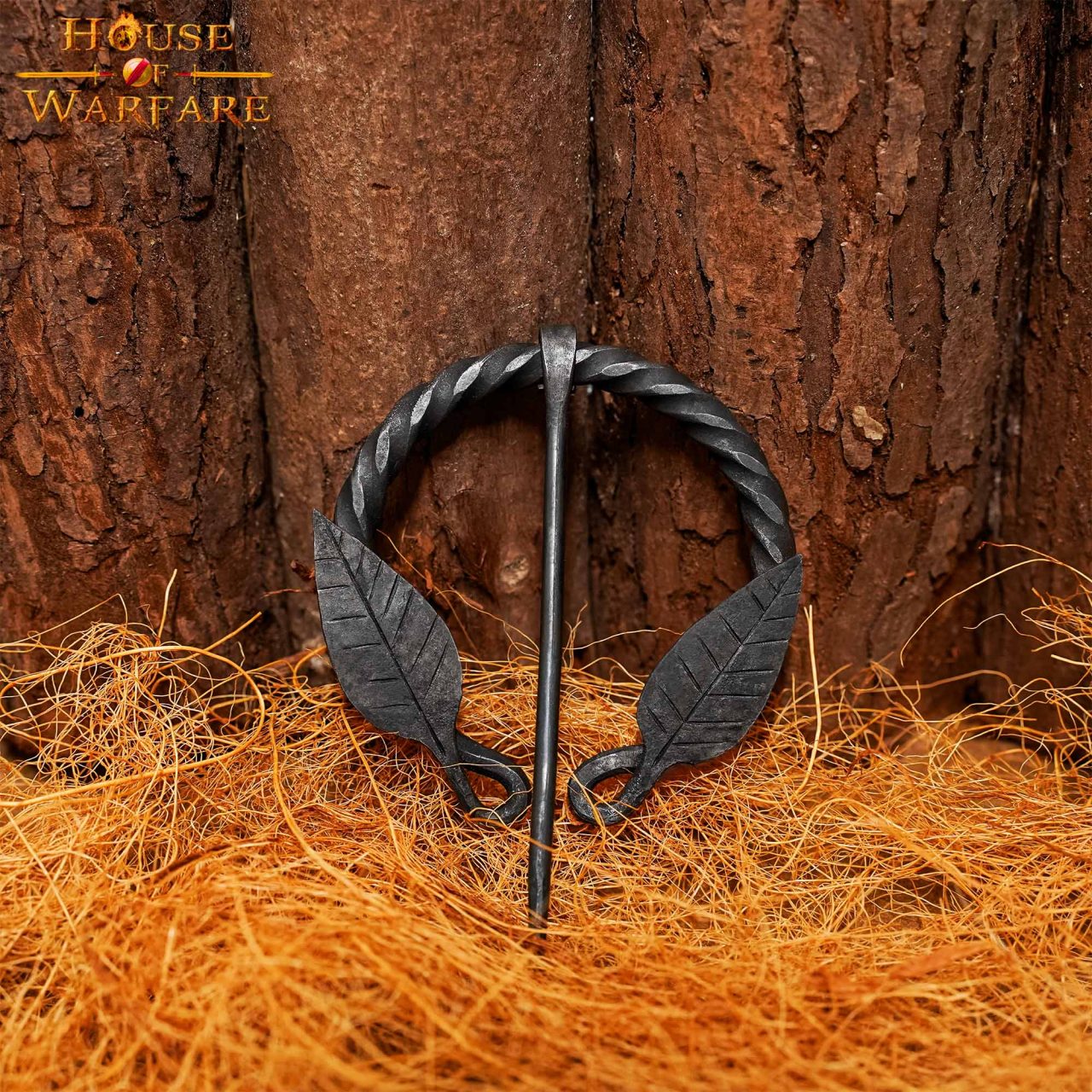Imagen única de: Alfiler de Capa Medieval de Hierro Forjado a Mano con Motivo de Hojas - Broche de Fíbula Estilo Vikingo