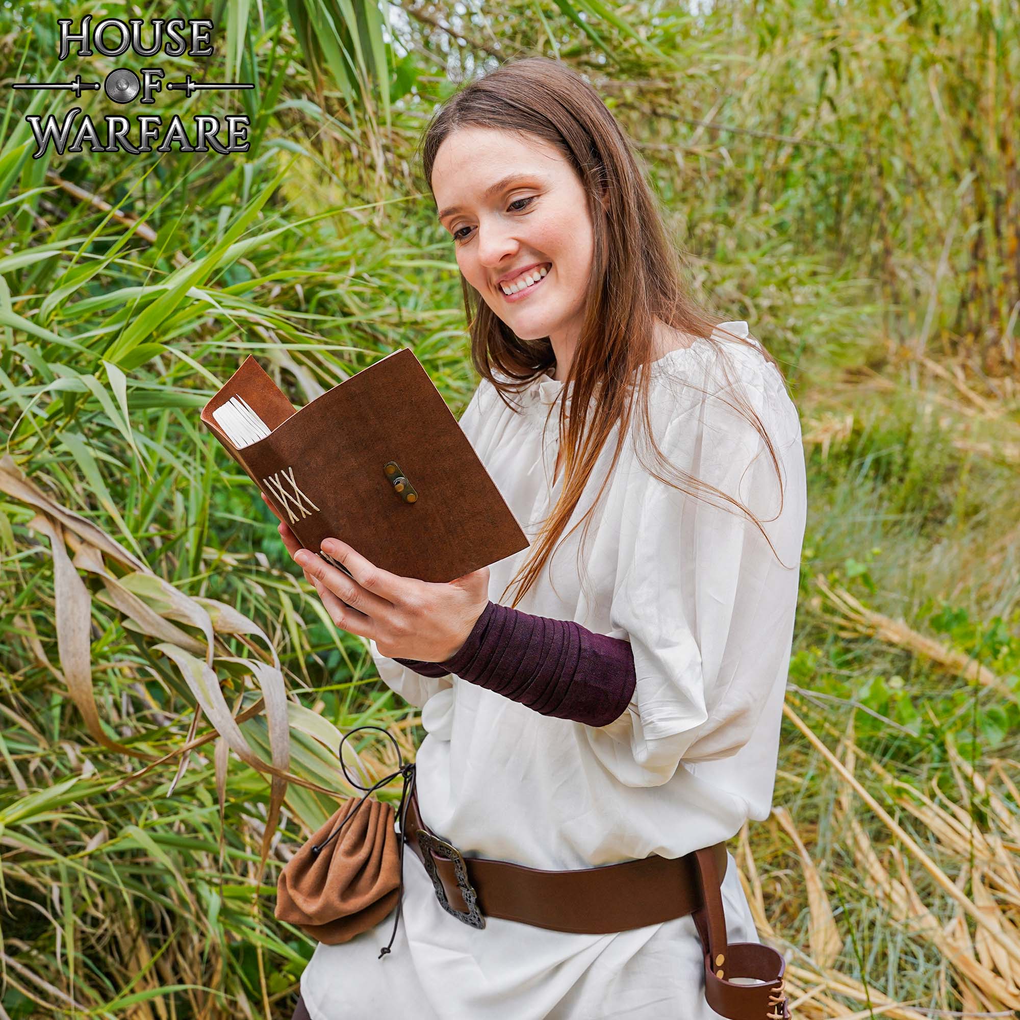 Imagen única de: Diario Medieval de Cuero con Cerradura Diario Artesanal de Cuero Auténtico