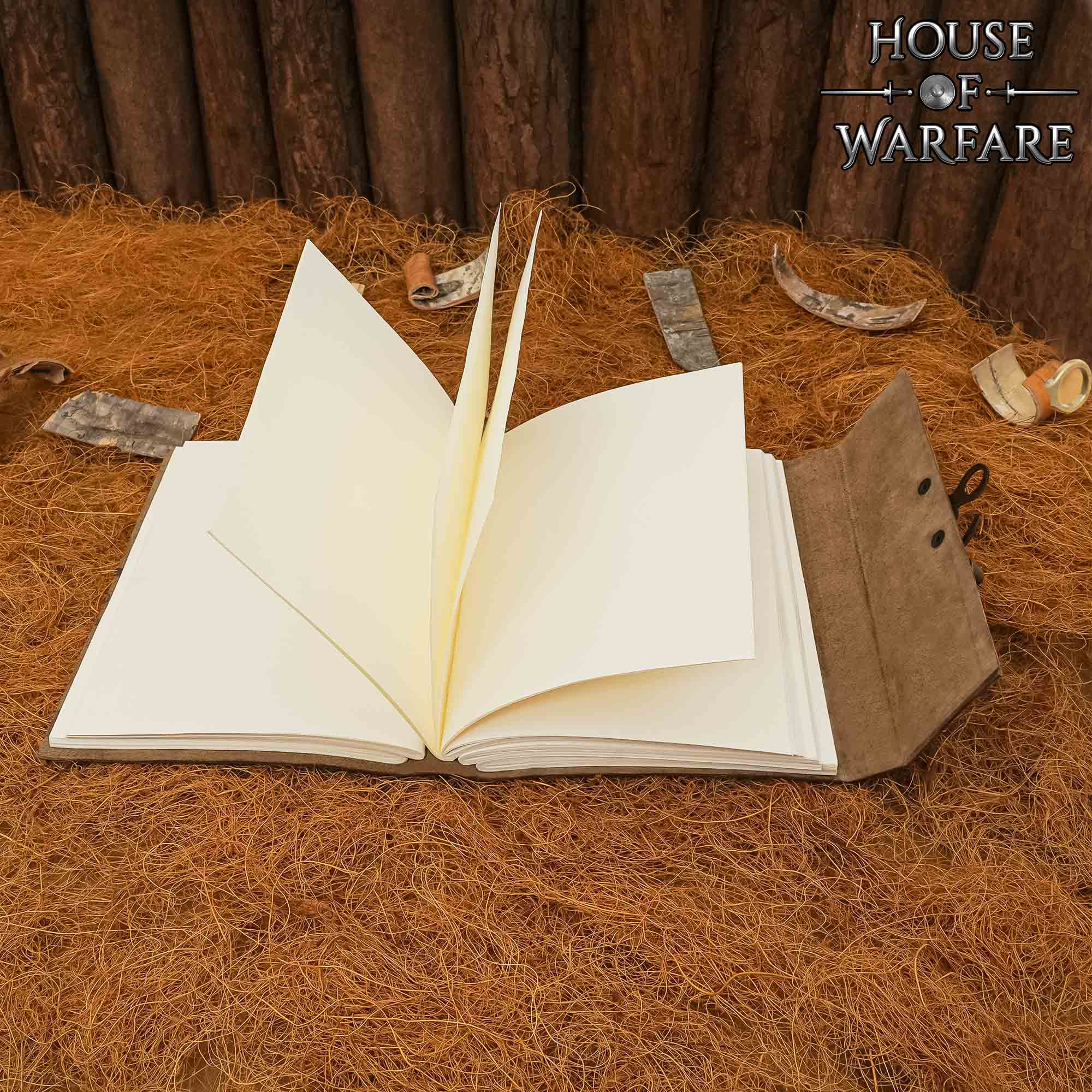 Imagen única de: Diario Medieval de Cuero con Cerradura Diario Artesanal de Cuero Auténtico